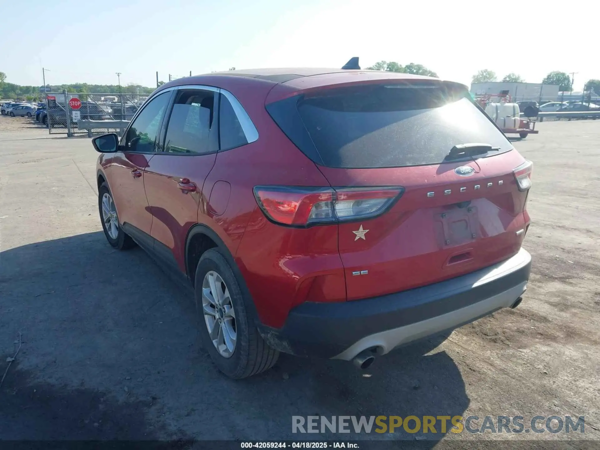 3 Photograph of a damaged car 1FMCU0G62LUB94518 FORD ESCAPE 2020