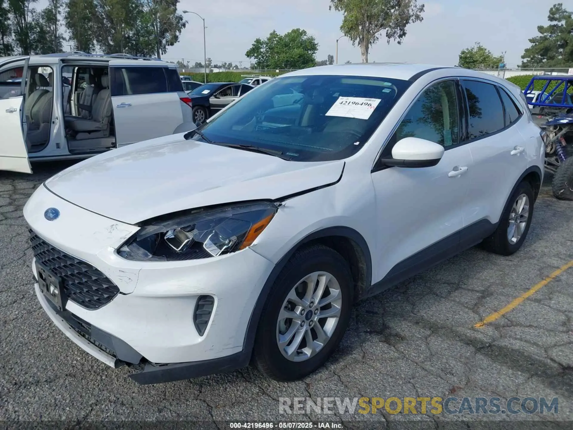 2 Photograph of a damaged car 1FMCU0G62LUC39232 FORD ESCAPE 2020
