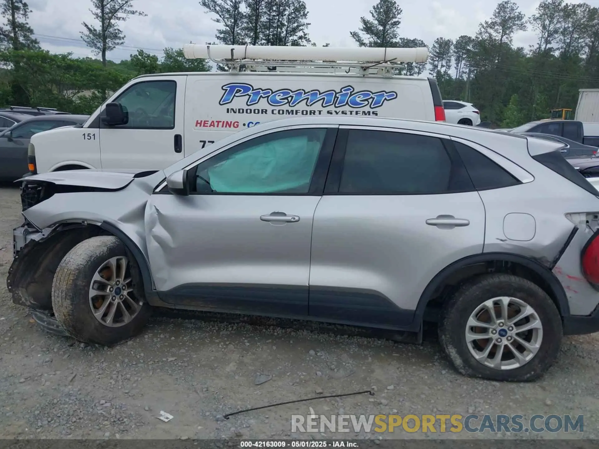 13 Photograph of a damaged car 1FMCU0G63LUA45809 FORD ESCAPE 2020