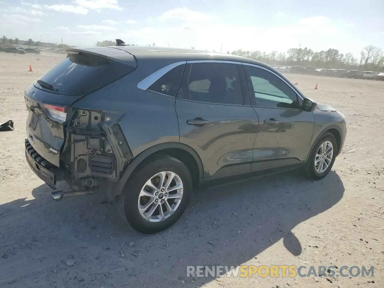 3 Photograph of a damaged car 1FMCU0G63LUB67084 FORD ESCAPE 2020