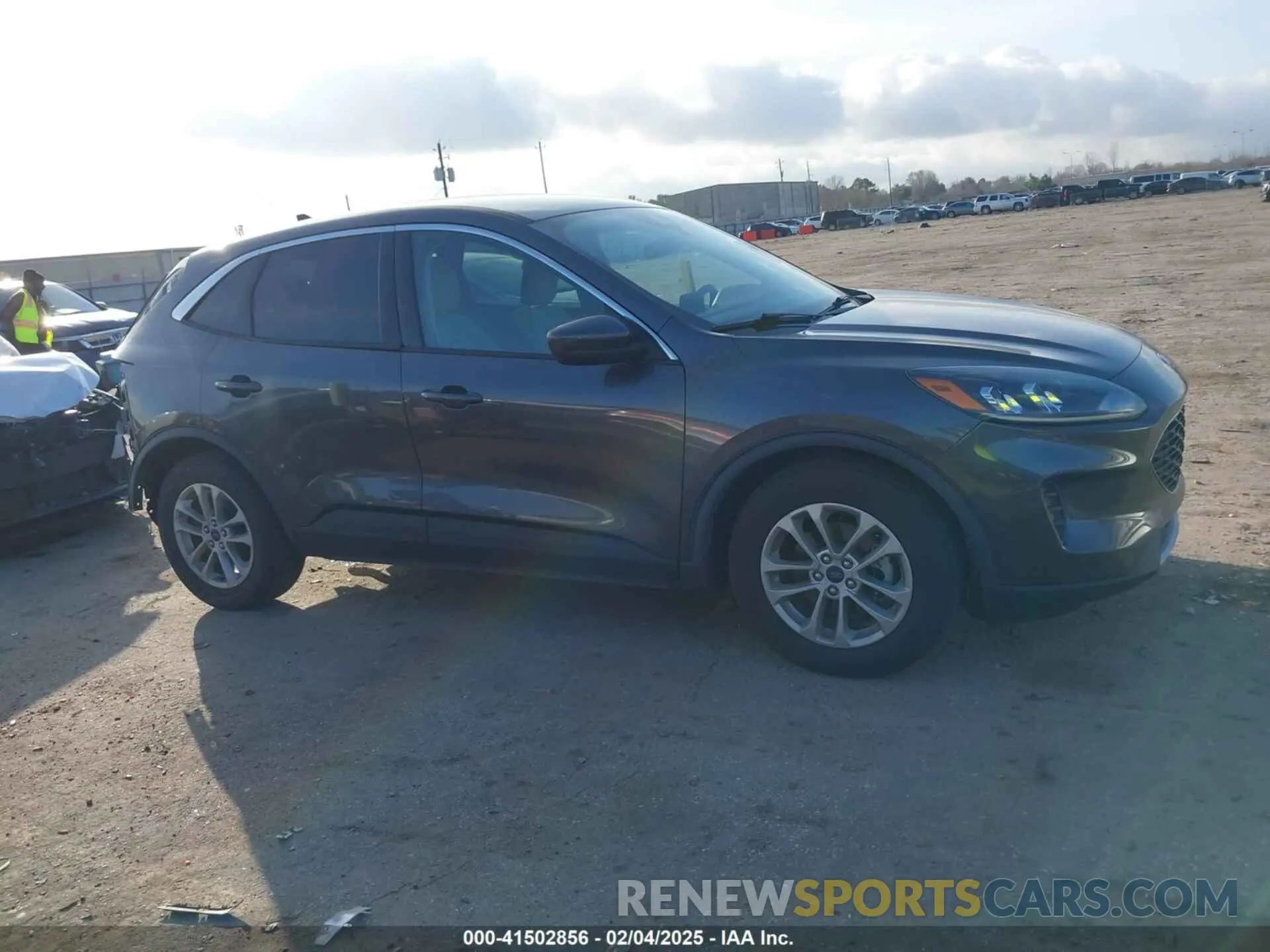 14 Photograph of a damaged car 1FMCU0G63LUB74195 FORD ESCAPE 2020