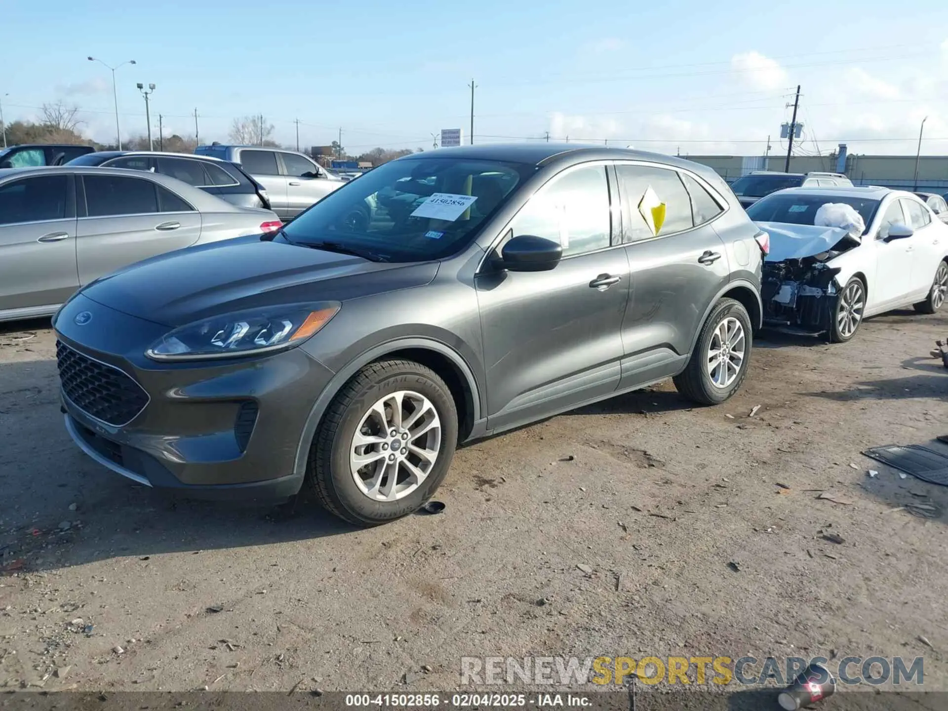 2 Photograph of a damaged car 1FMCU0G63LUB74195 FORD ESCAPE 2020