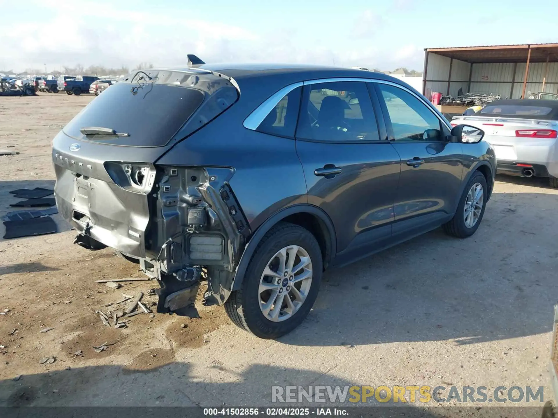 4 Photograph of a damaged car 1FMCU0G63LUB74195 FORD ESCAPE 2020