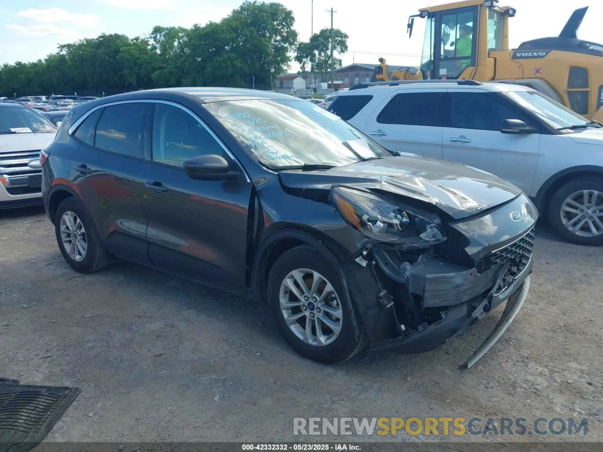 13 Photograph of a damaged car 1FMCU0G63LUC26585 FORD ESCAPE 2020