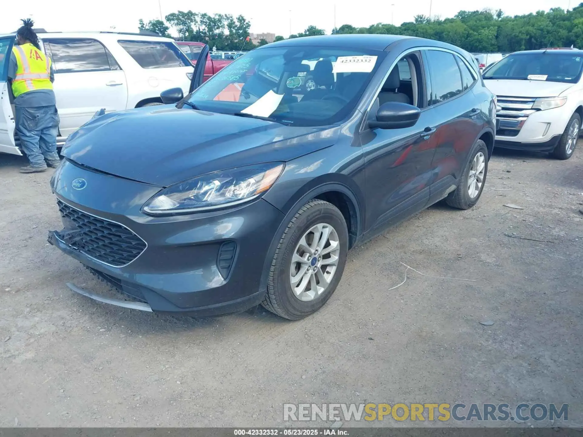 2 Photograph of a damaged car 1FMCU0G63LUC26585 FORD ESCAPE 2020