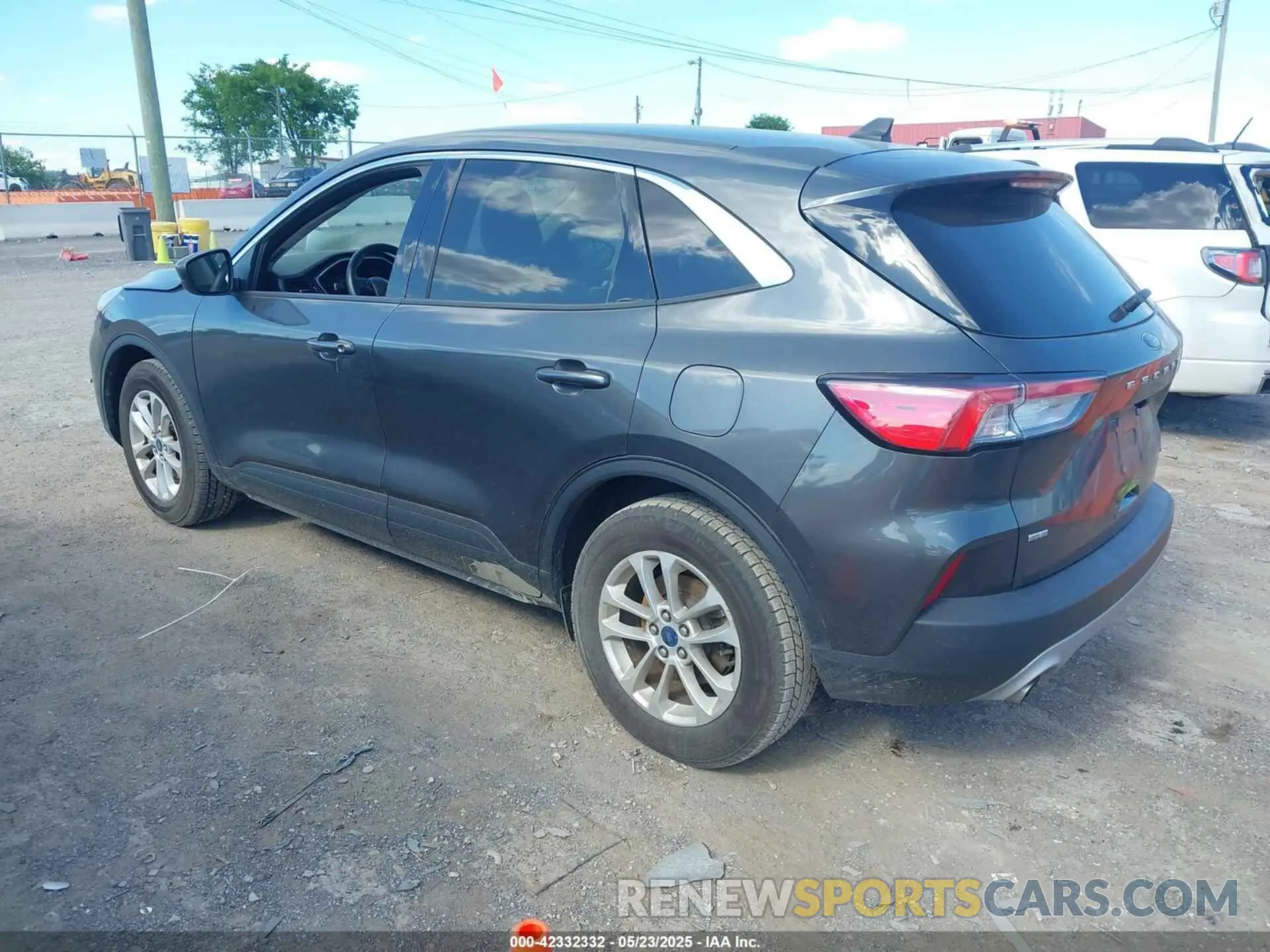 3 Photograph of a damaged car 1FMCU0G63LUC26585 FORD ESCAPE 2020