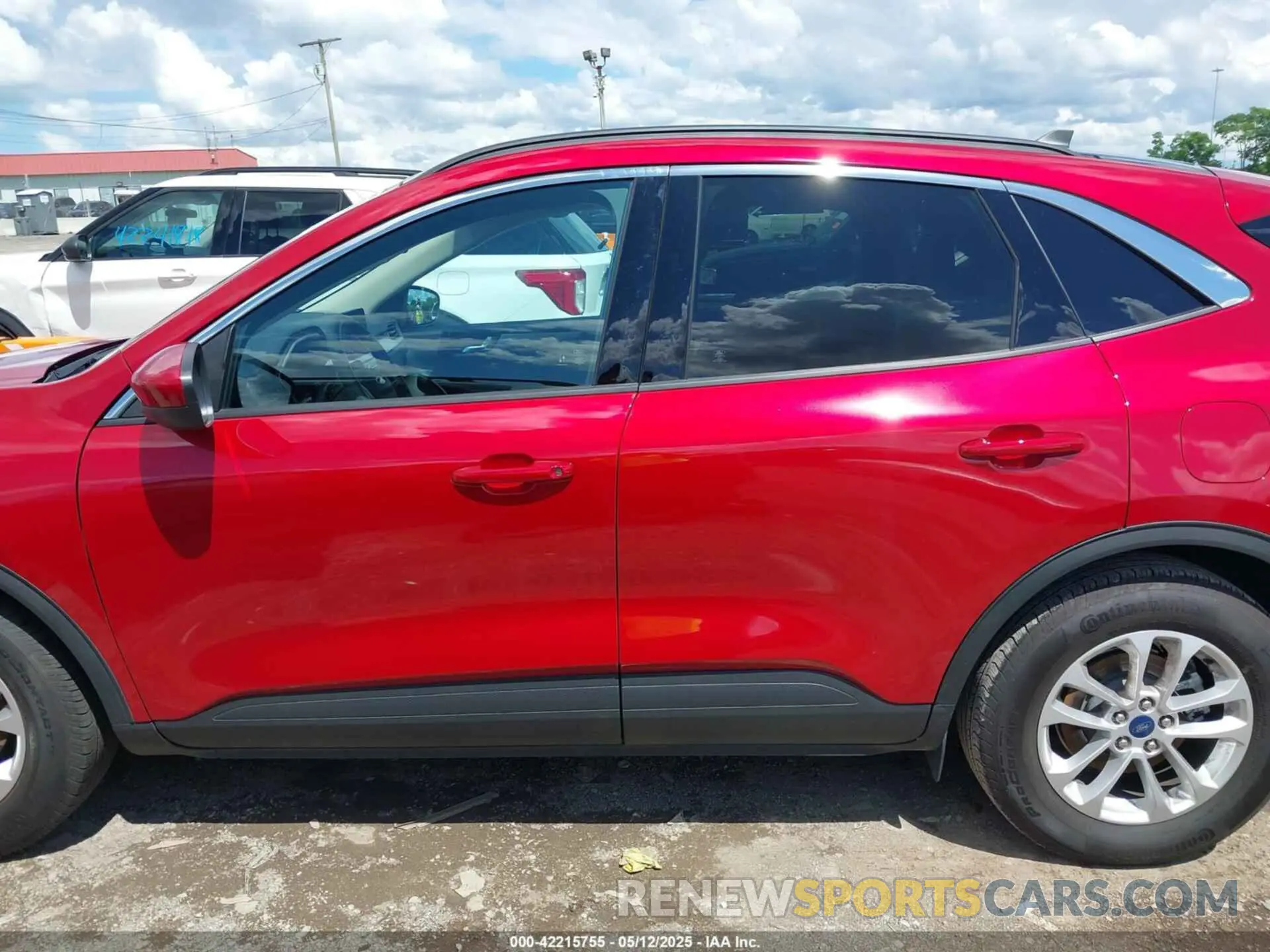 14 Photograph of a damaged car 1FMCU0G63LUC49056 FORD ESCAPE 2020