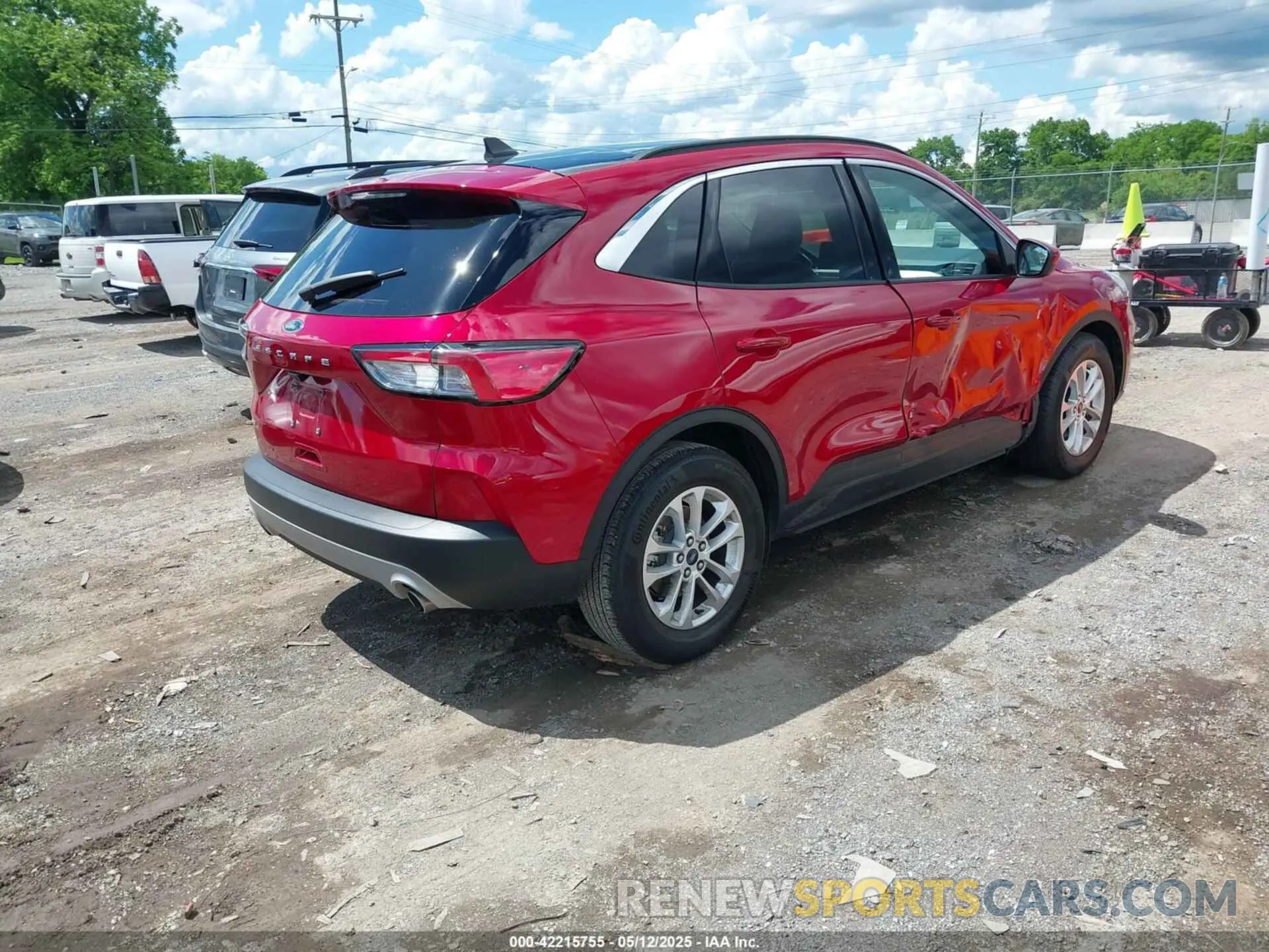 4 Photograph of a damaged car 1FMCU0G63LUC49056 FORD ESCAPE 2020