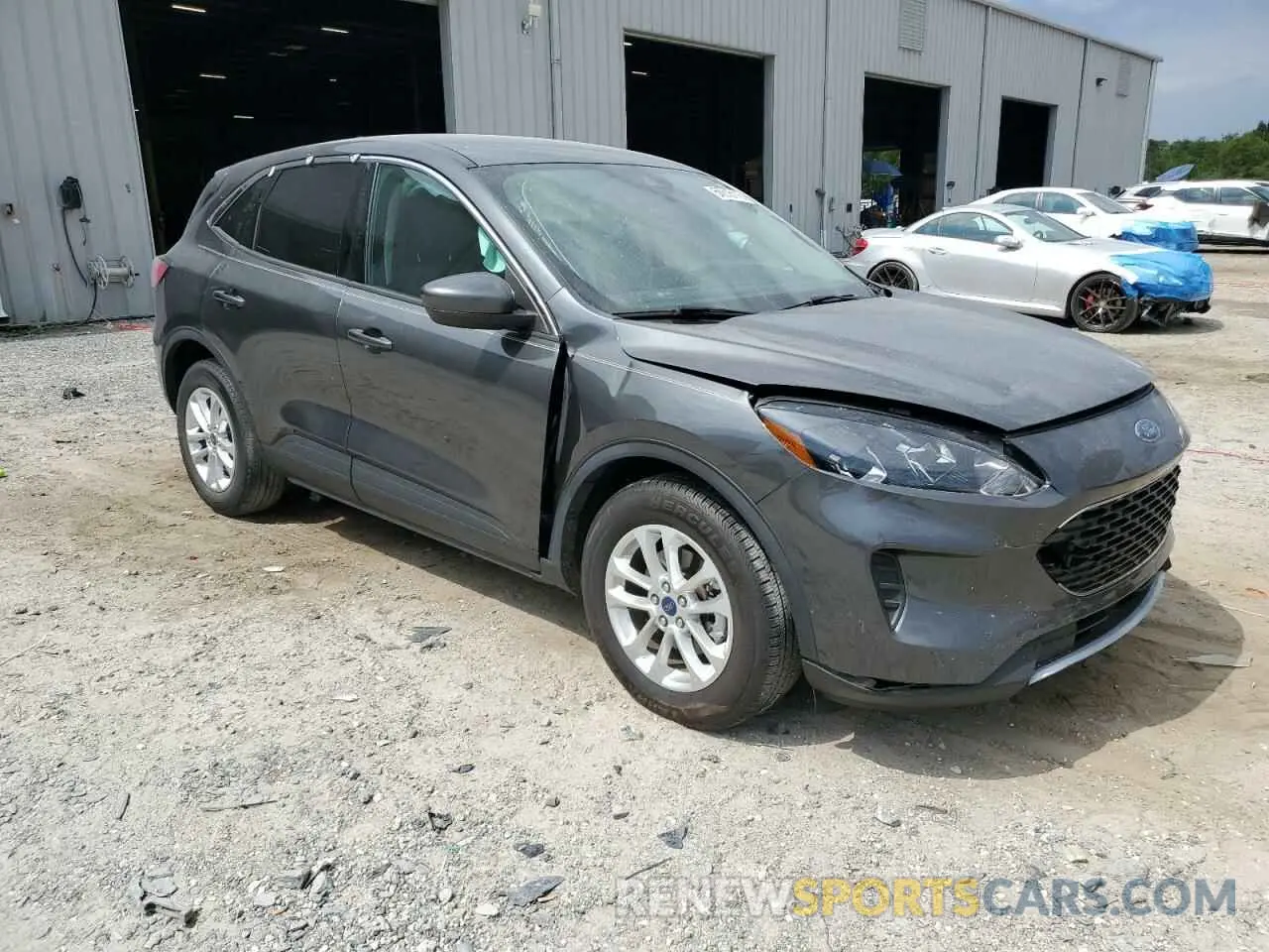 4 Photograph of a damaged car 1FMCU0G63LUC55584 FORD ESCAPE 2020