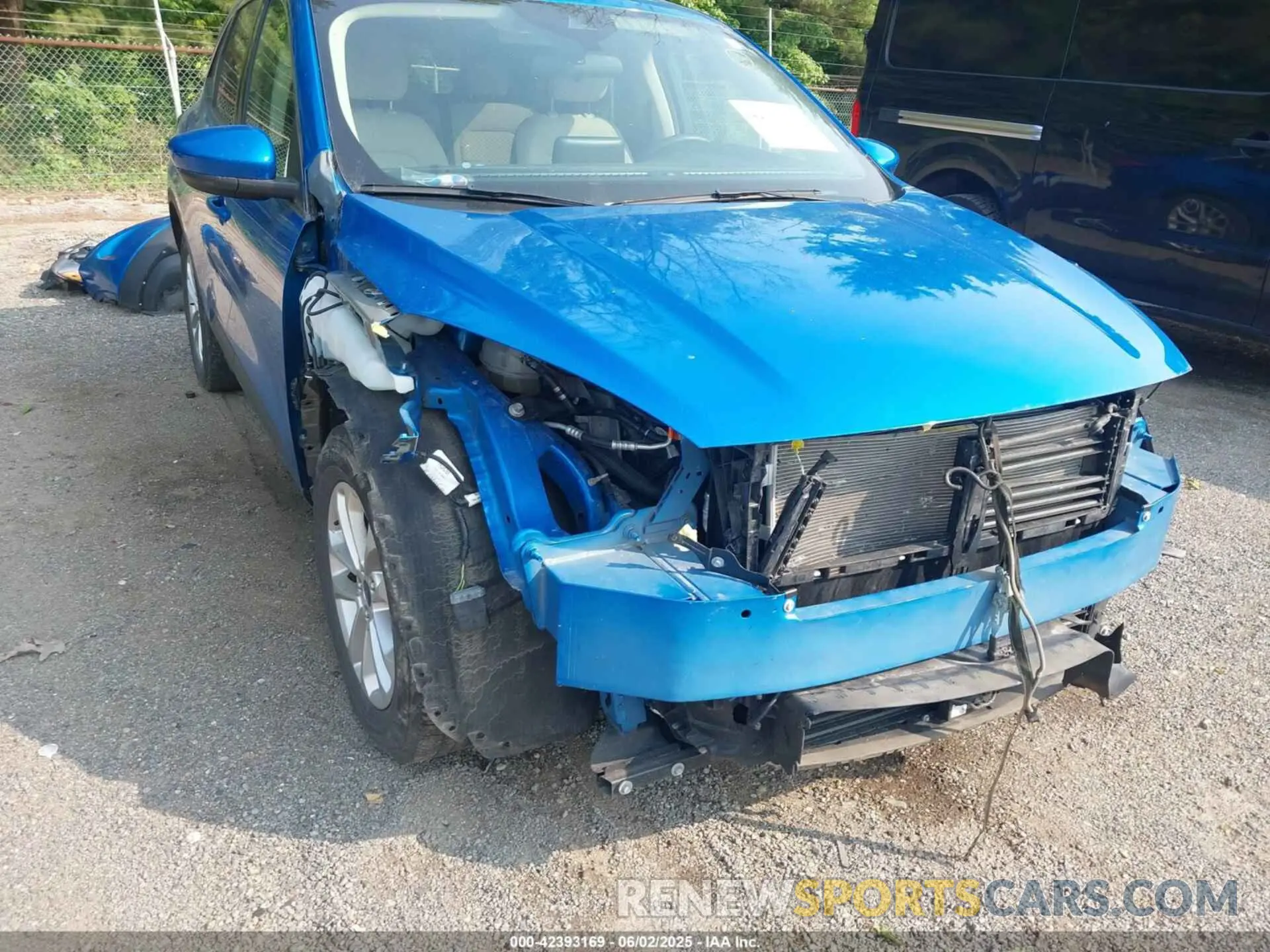 6 Photograph of a damaged car 1FMCU0G63LUC71283 FORD ESCAPE 2020
