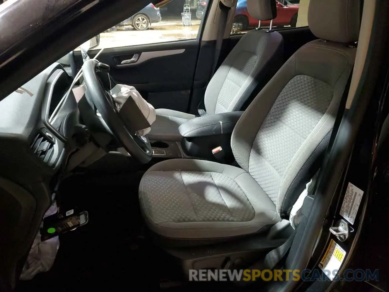 7 Photograph of a damaged car 1FMCU0G64LUA05996 FORD ESCAPE 2020
