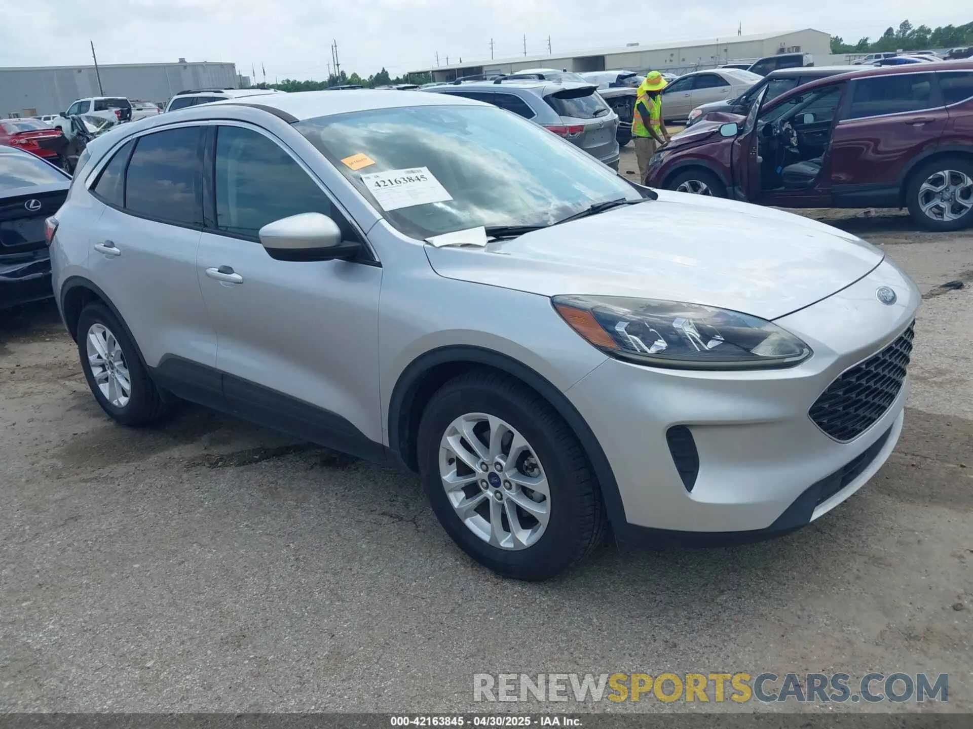 1 Photograph of a damaged car 1FMCU0G64LUA32826 FORD ESCAPE 2020