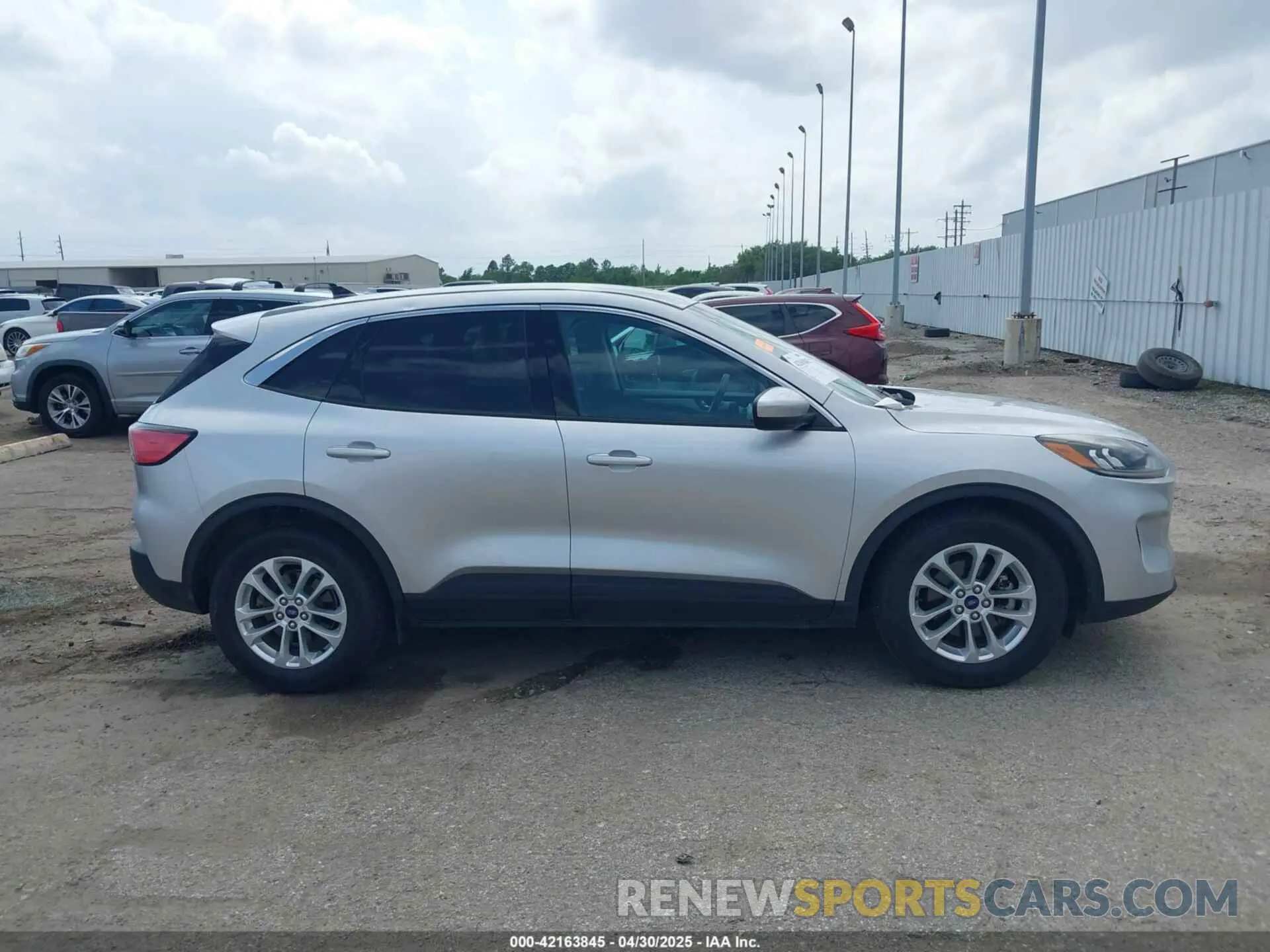 13 Photograph of a damaged car 1FMCU0G64LUA32826 FORD ESCAPE 2020