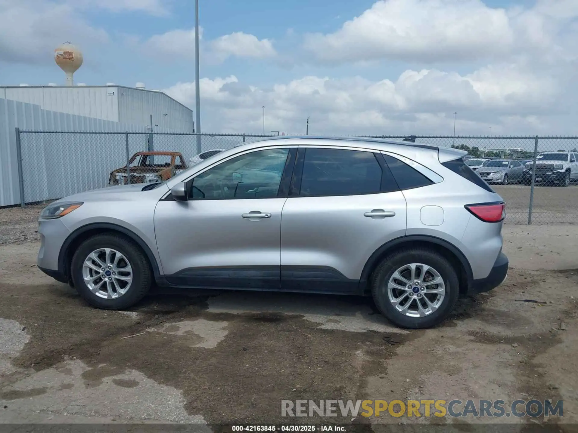 14 Photograph of a damaged car 1FMCU0G64LUA32826 FORD ESCAPE 2020