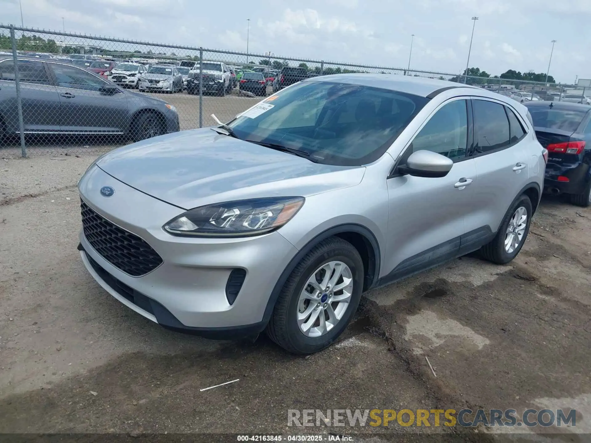 2 Photograph of a damaged car 1FMCU0G64LUA32826 FORD ESCAPE 2020