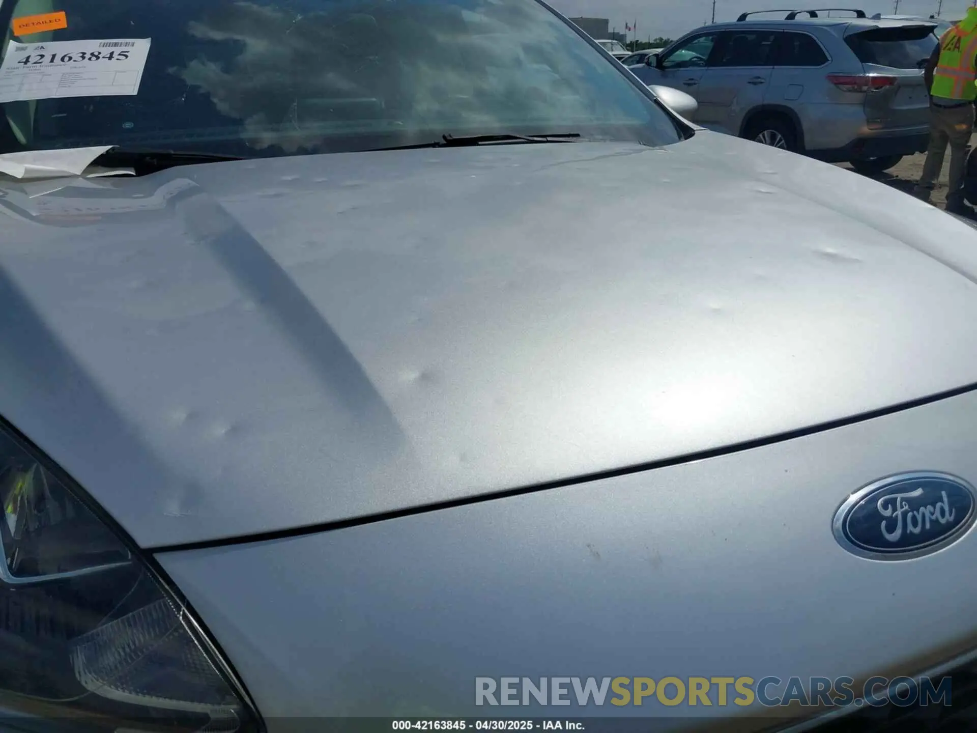 6 Photograph of a damaged car 1FMCU0G64LUA32826 FORD ESCAPE 2020