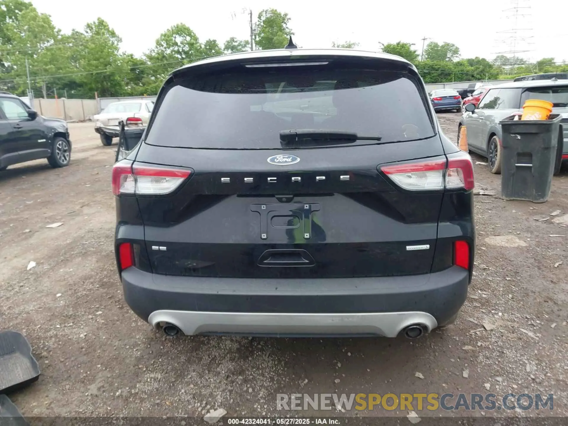 16 Photograph of a damaged car 1FMCU0G64LUA46953 FORD ESCAPE 2020