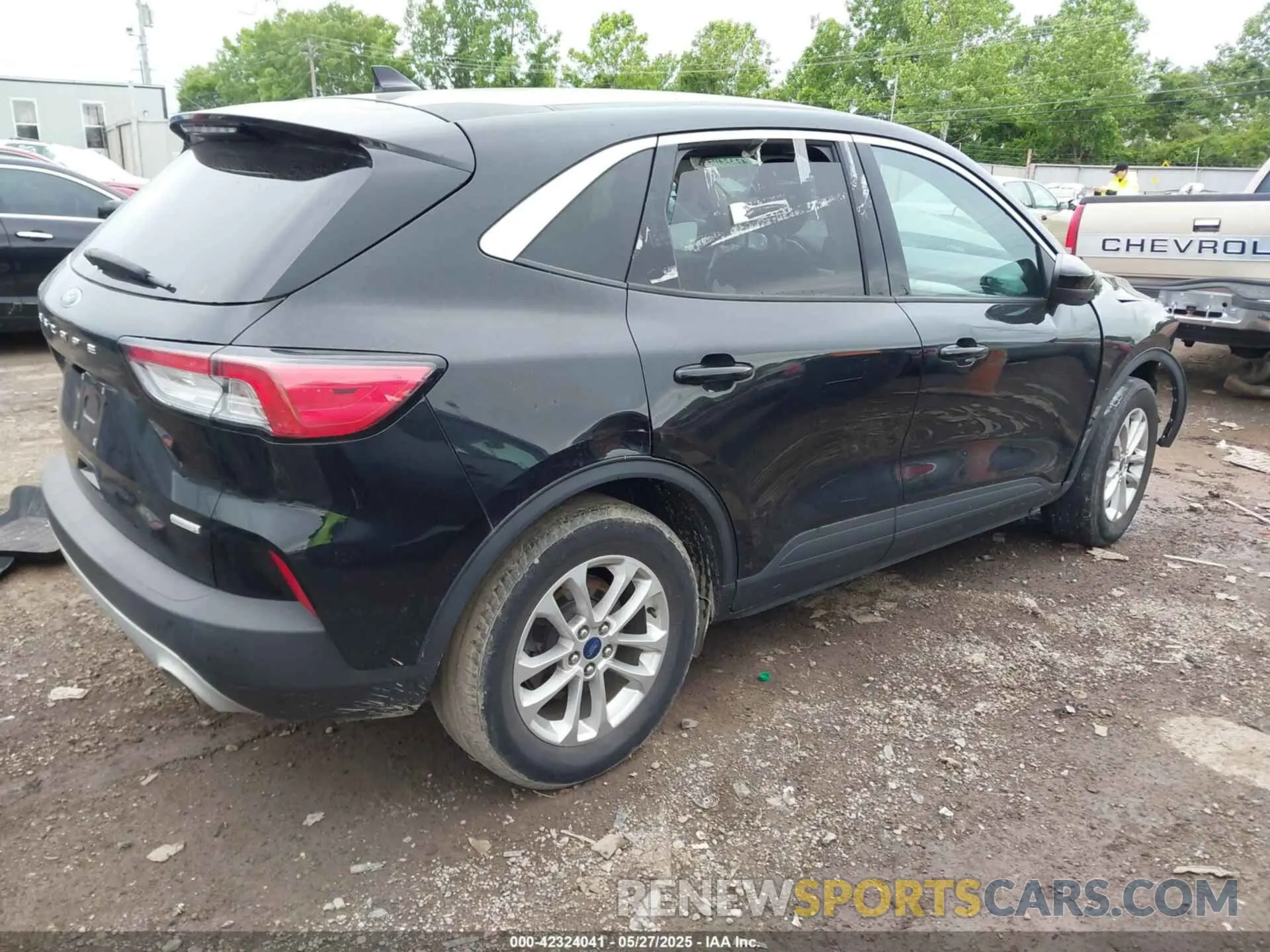 4 Photograph of a damaged car 1FMCU0G64LUA46953 FORD ESCAPE 2020