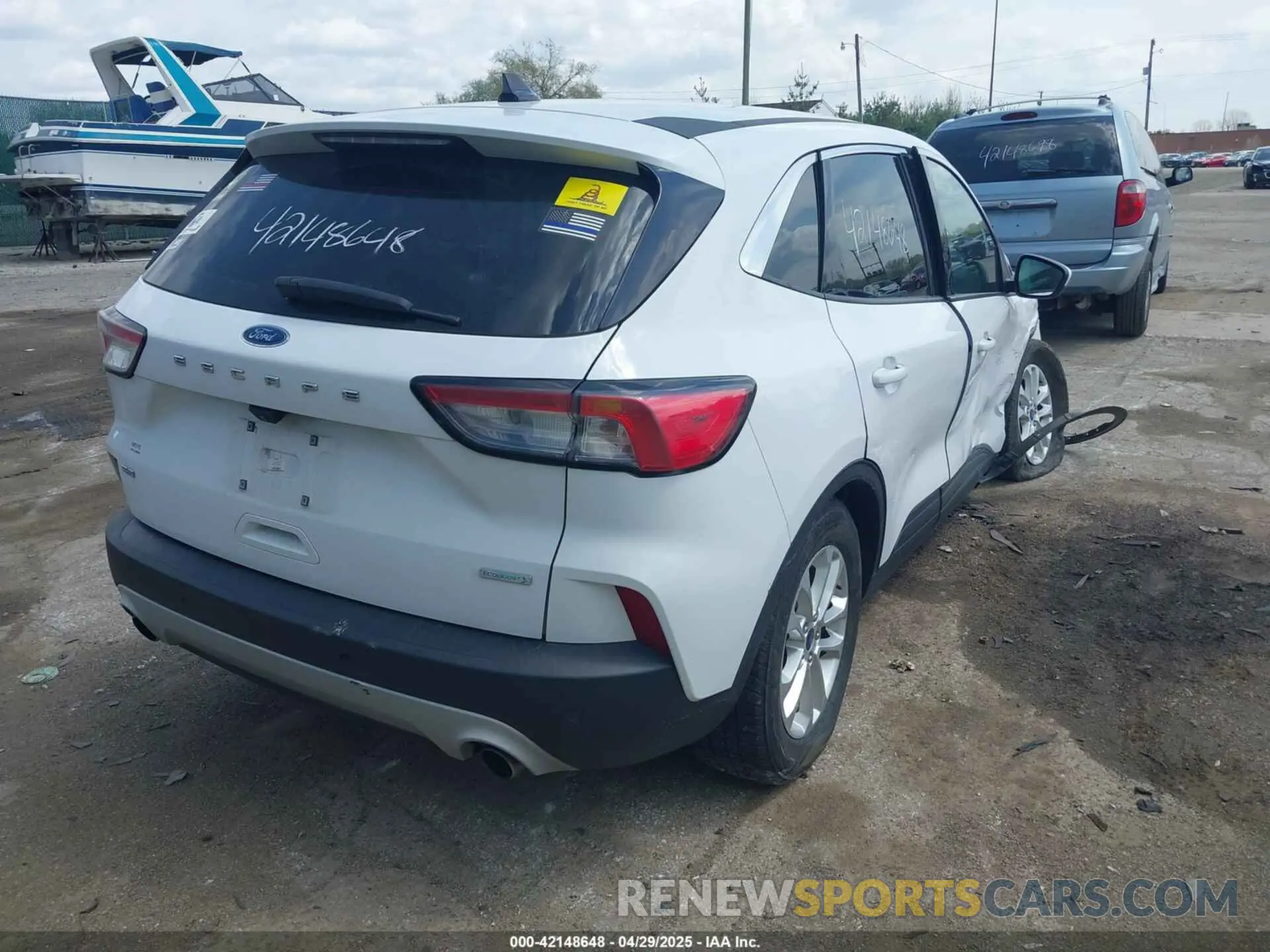 4 Photograph of a damaged car 1FMCU0G64LUA59394 FORD ESCAPE 2020