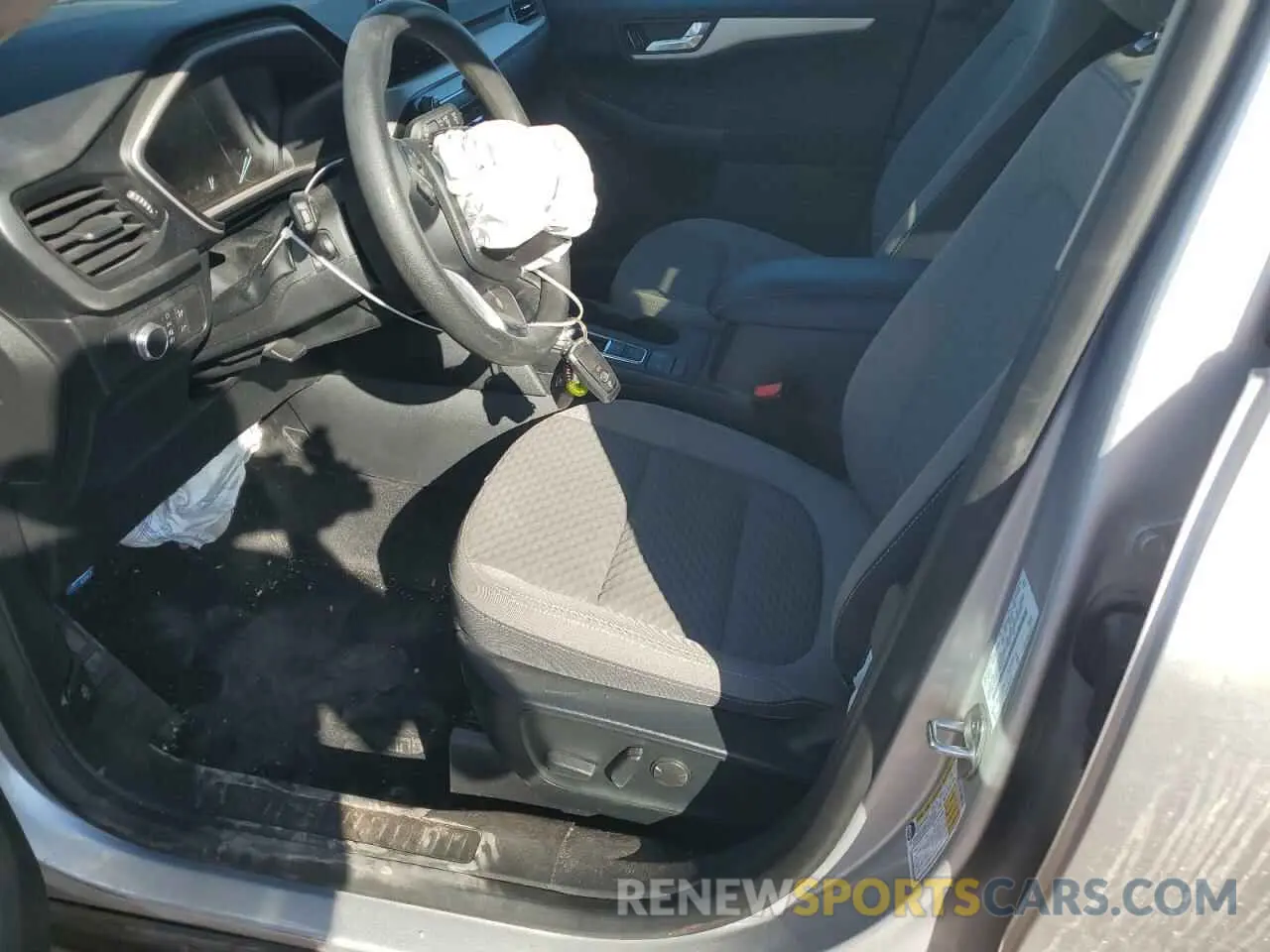 7 Photograph of a damaged car 1FMCU0G64LUA82383 FORD ESCAPE 2020