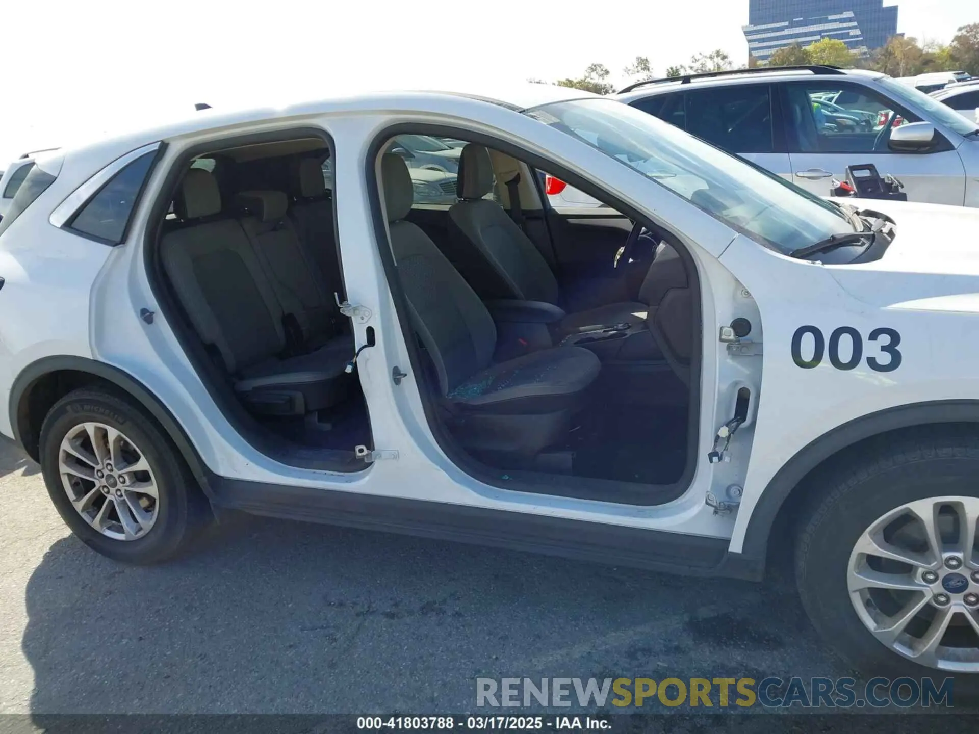 6 Photograph of a damaged car 1FMCU0G64LUA86255 FORD ESCAPE 2020