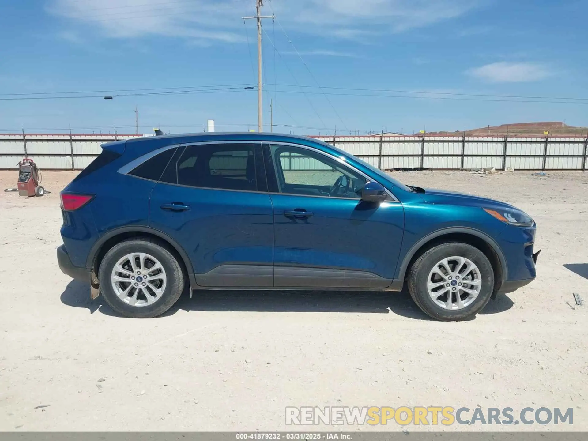 13 Photograph of a damaged car 1FMCU0G64LUB77462 FORD ESCAPE 2020