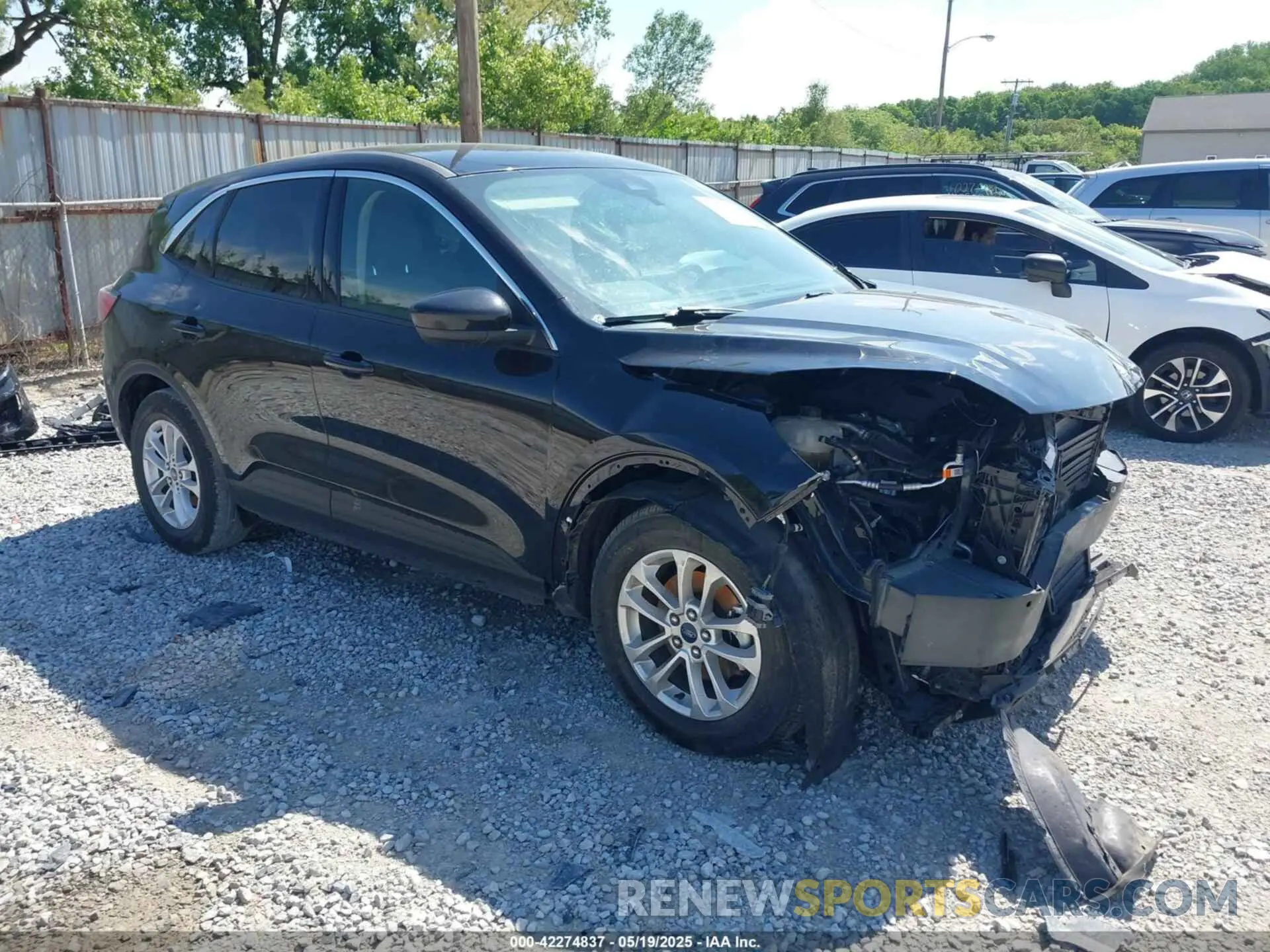 1 Photograph of a damaged car 1FMCU0G64LUB89305 FORD ESCAPE 2020