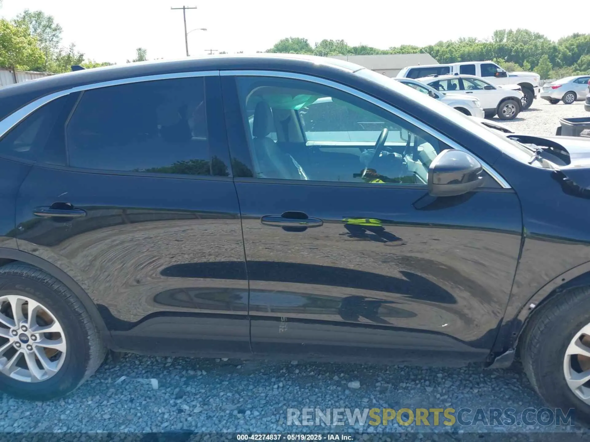 14 Photograph of a damaged car 1FMCU0G64LUB89305 FORD ESCAPE 2020