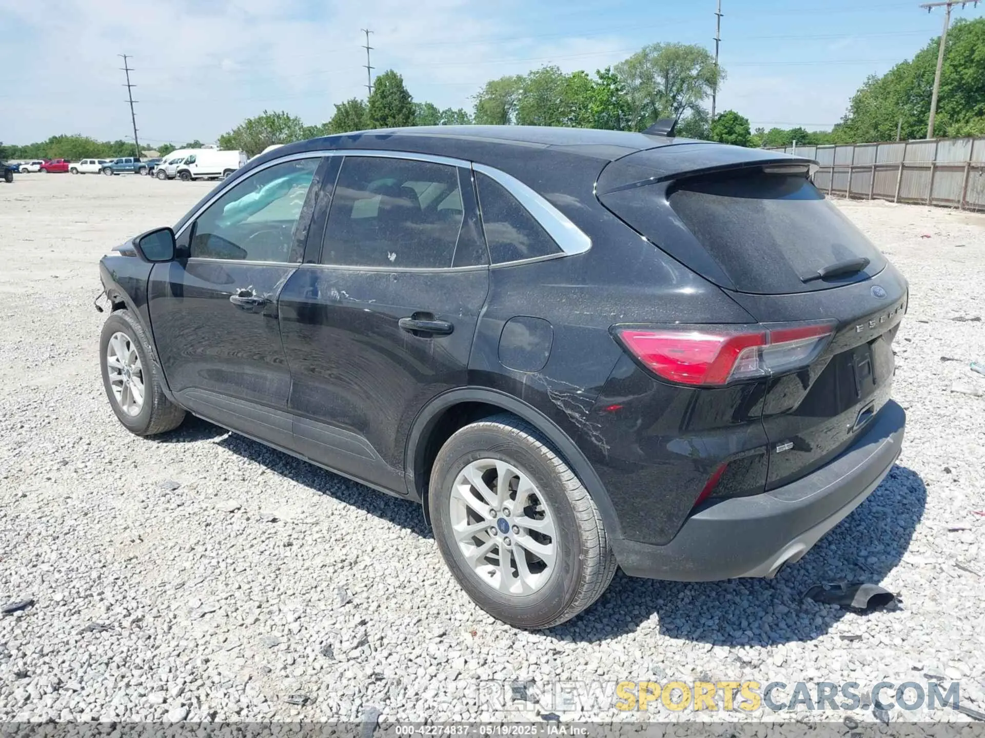 3 Photograph of a damaged car 1FMCU0G64LUB89305 FORD ESCAPE 2020