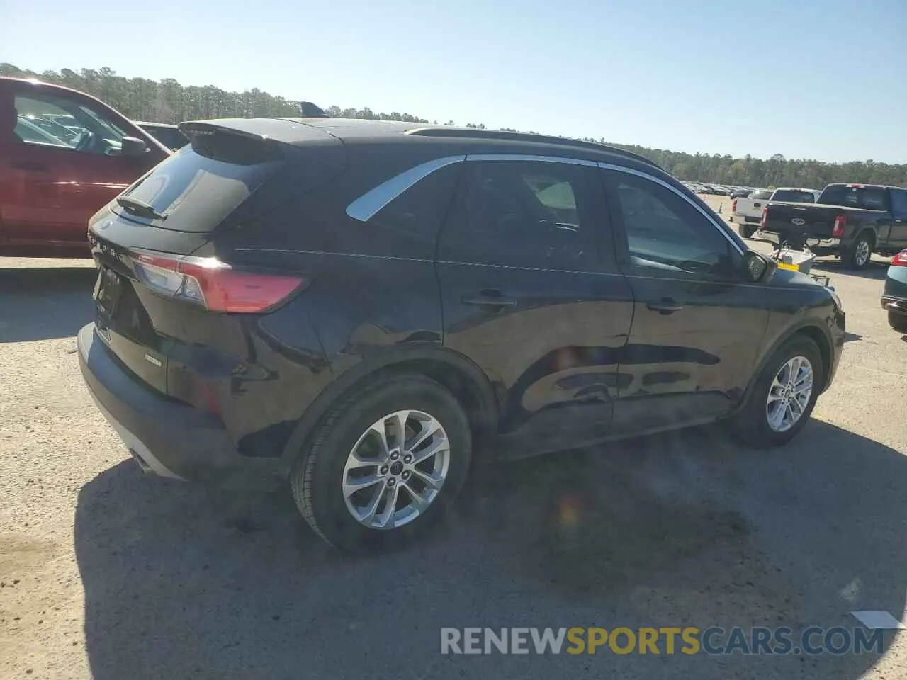 3 Photograph of a damaged car 1FMCU0G64LUB94410 FORD ESCAPE 2020