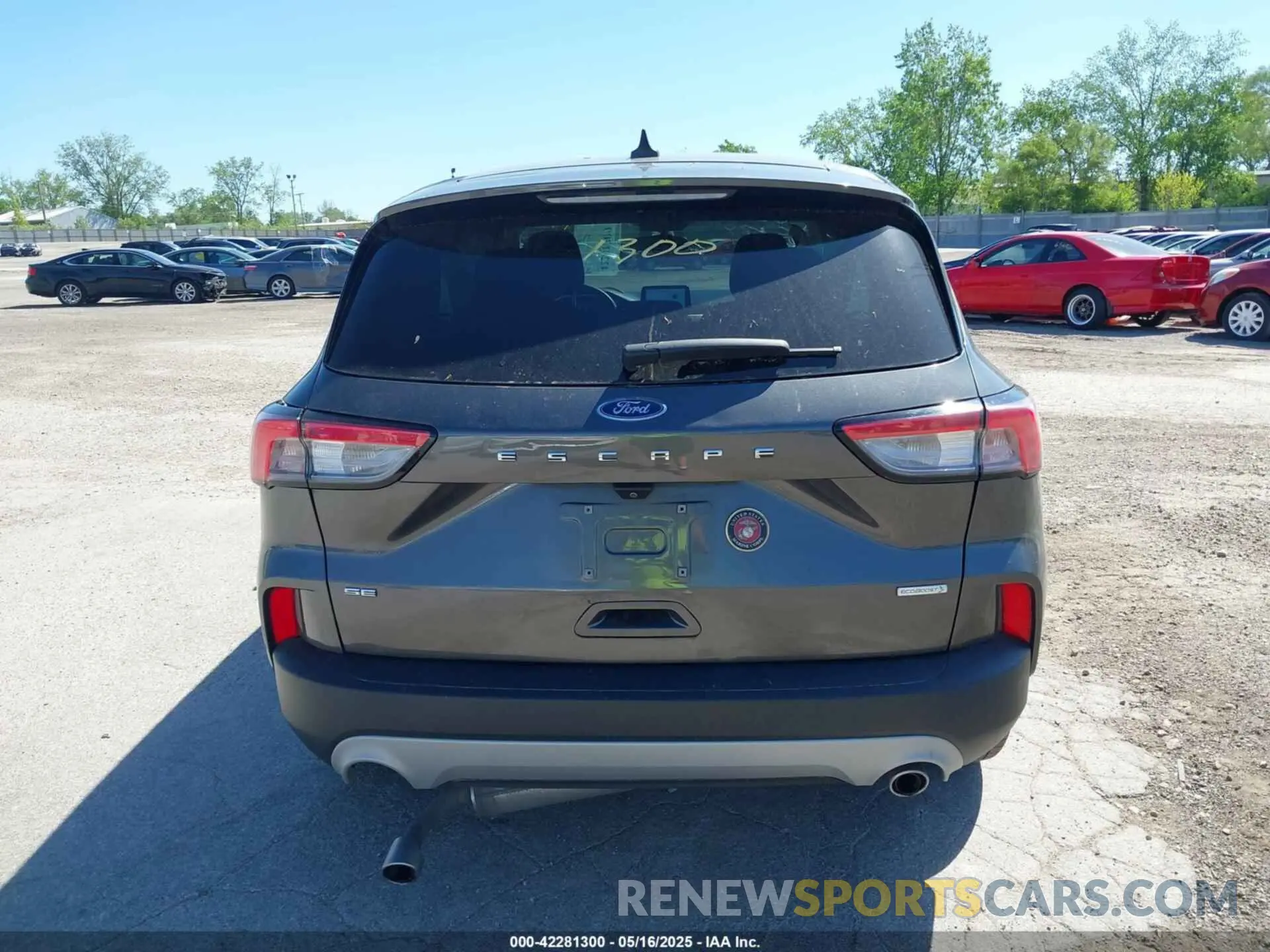 16 Photograph of a damaged car 1FMCU0G64LUB96416 FORD ESCAPE 2020