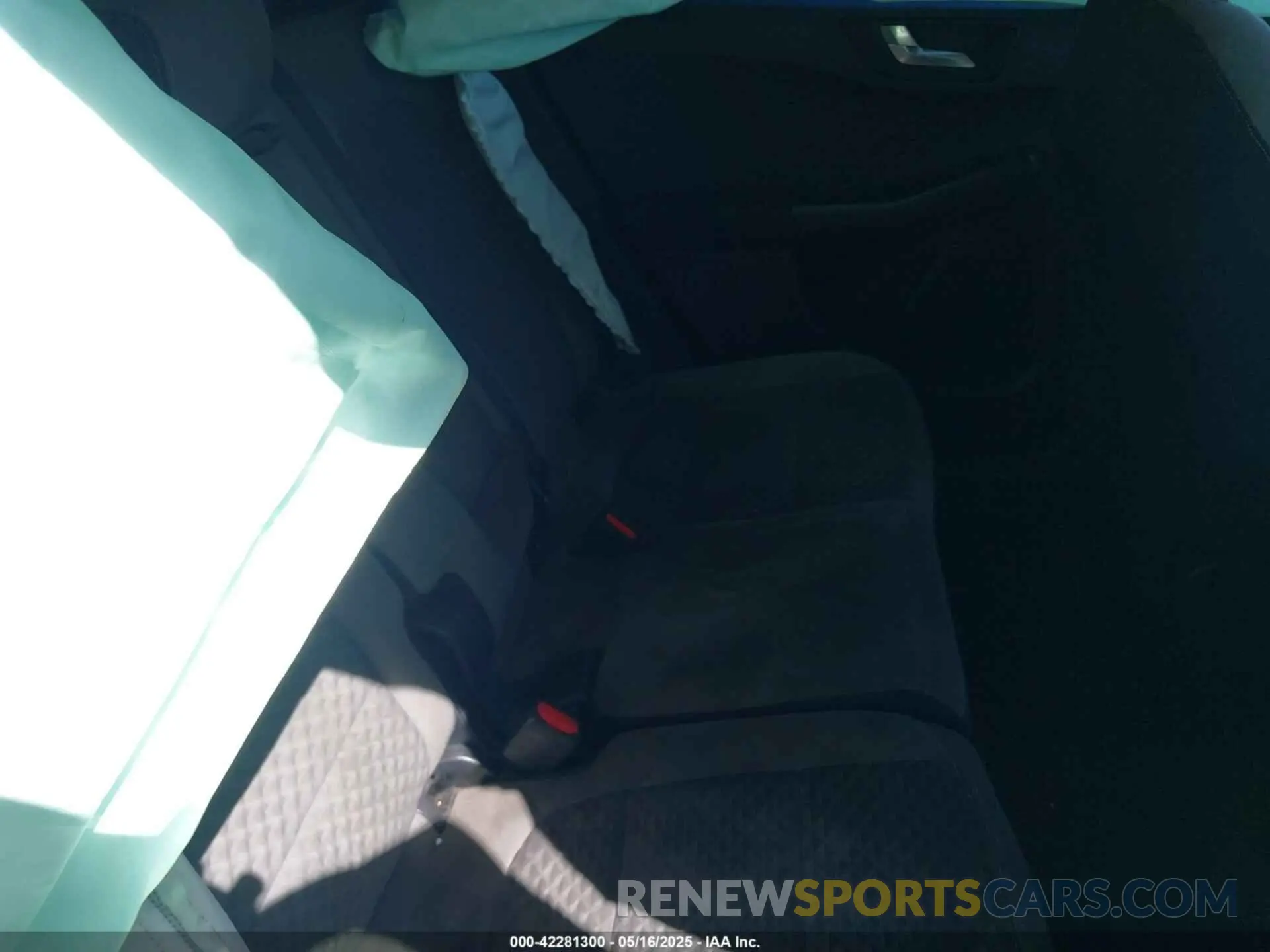 8 Photograph of a damaged car 1FMCU0G64LUB96416 FORD ESCAPE 2020