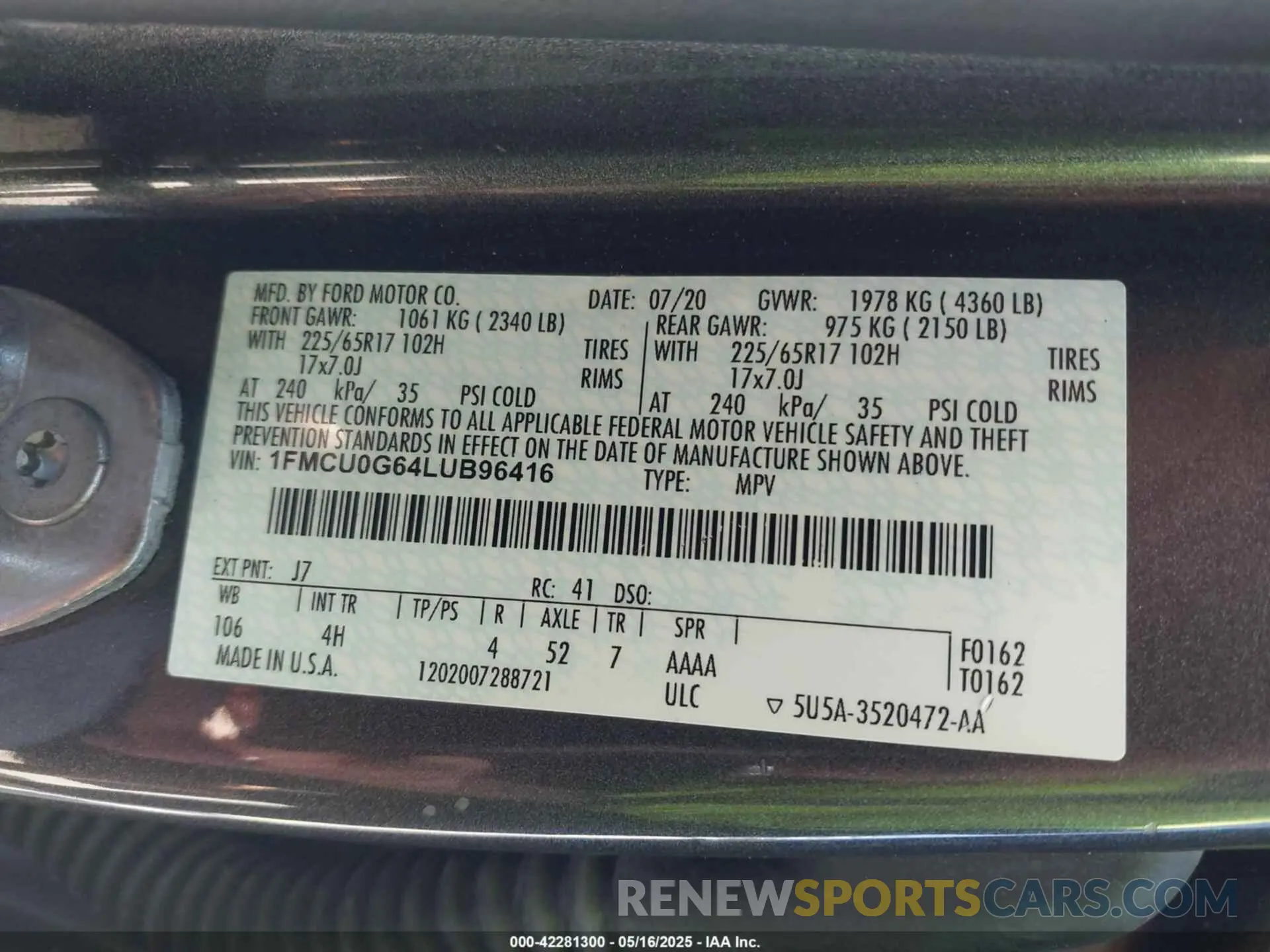 9 Photograph of a damaged car 1FMCU0G64LUB96416 FORD ESCAPE 2020
