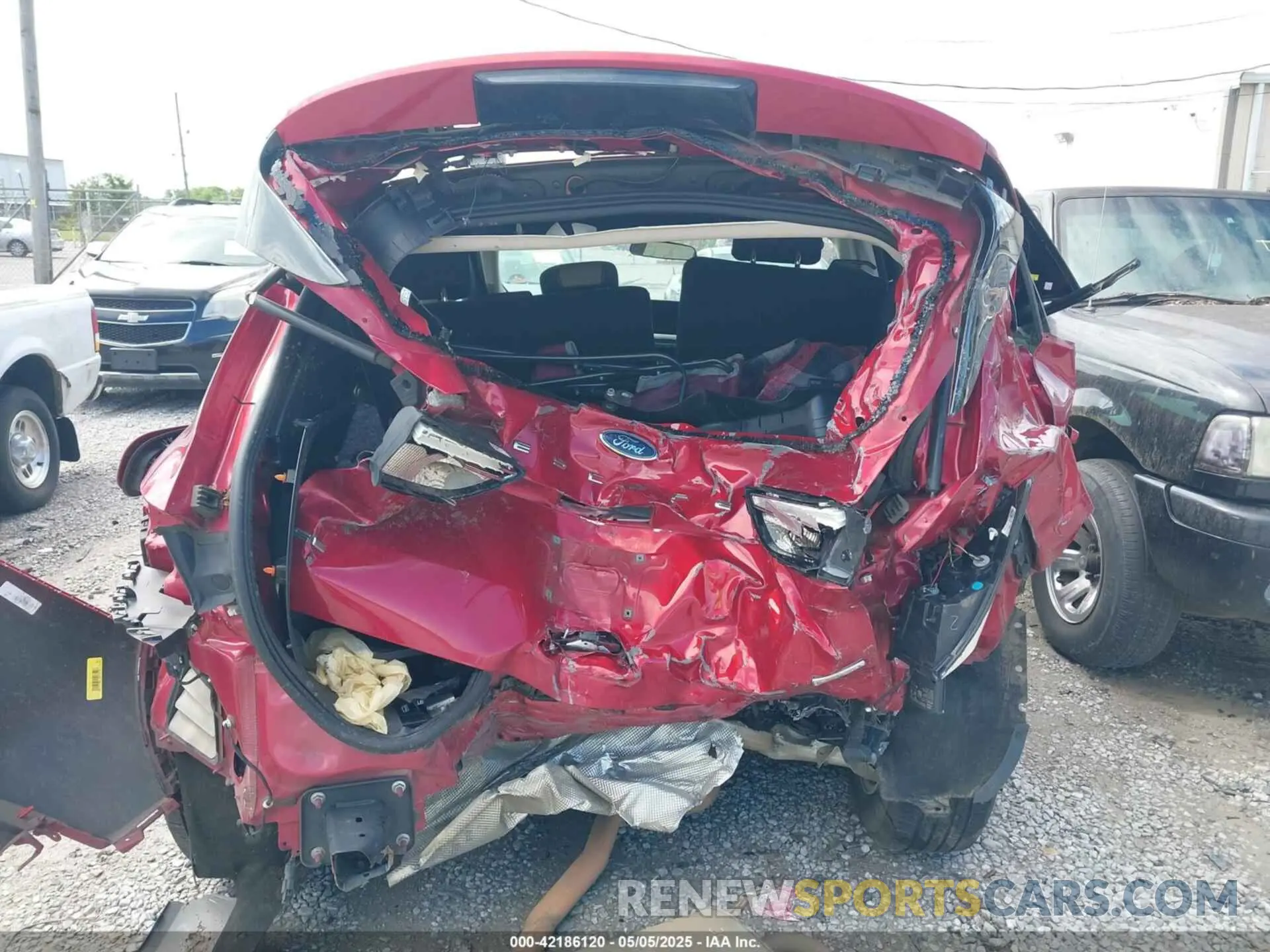15 Photograph of a damaged car 1FMCU0G64LUC05485 FORD ESCAPE 2020
