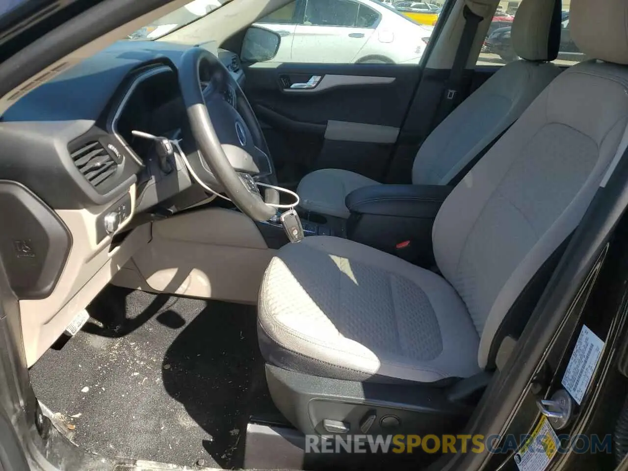 7 Photograph of a damaged car 1FMCU0G64LUC08421 FORD ESCAPE 2020