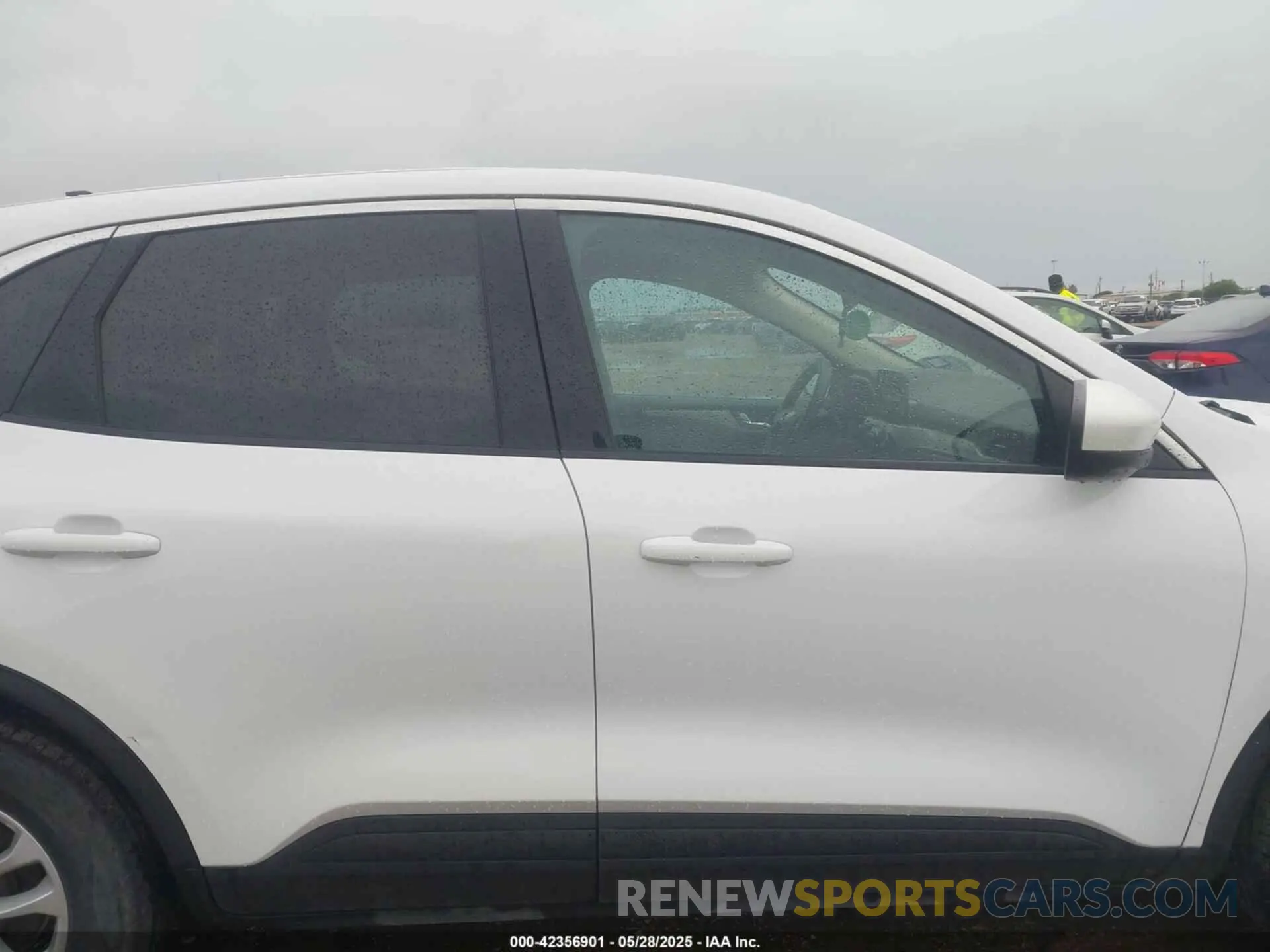 13 Photograph of a damaged car 1FMCU0G64LUC21606 FORD ESCAPE 2020