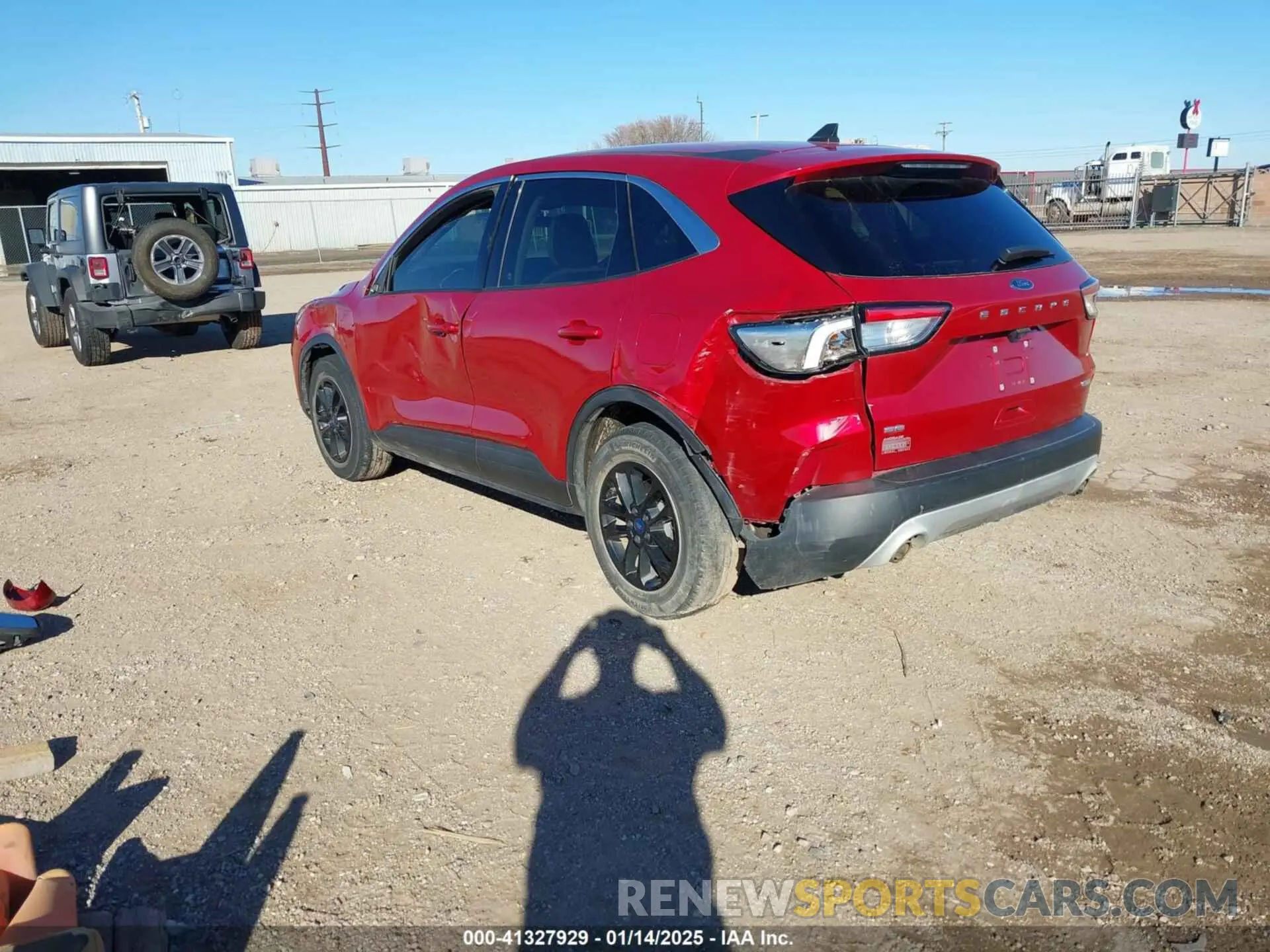 3 Photograph of a damaged car 1FMCU0G64LUC37935 FORD ESCAPE 2020