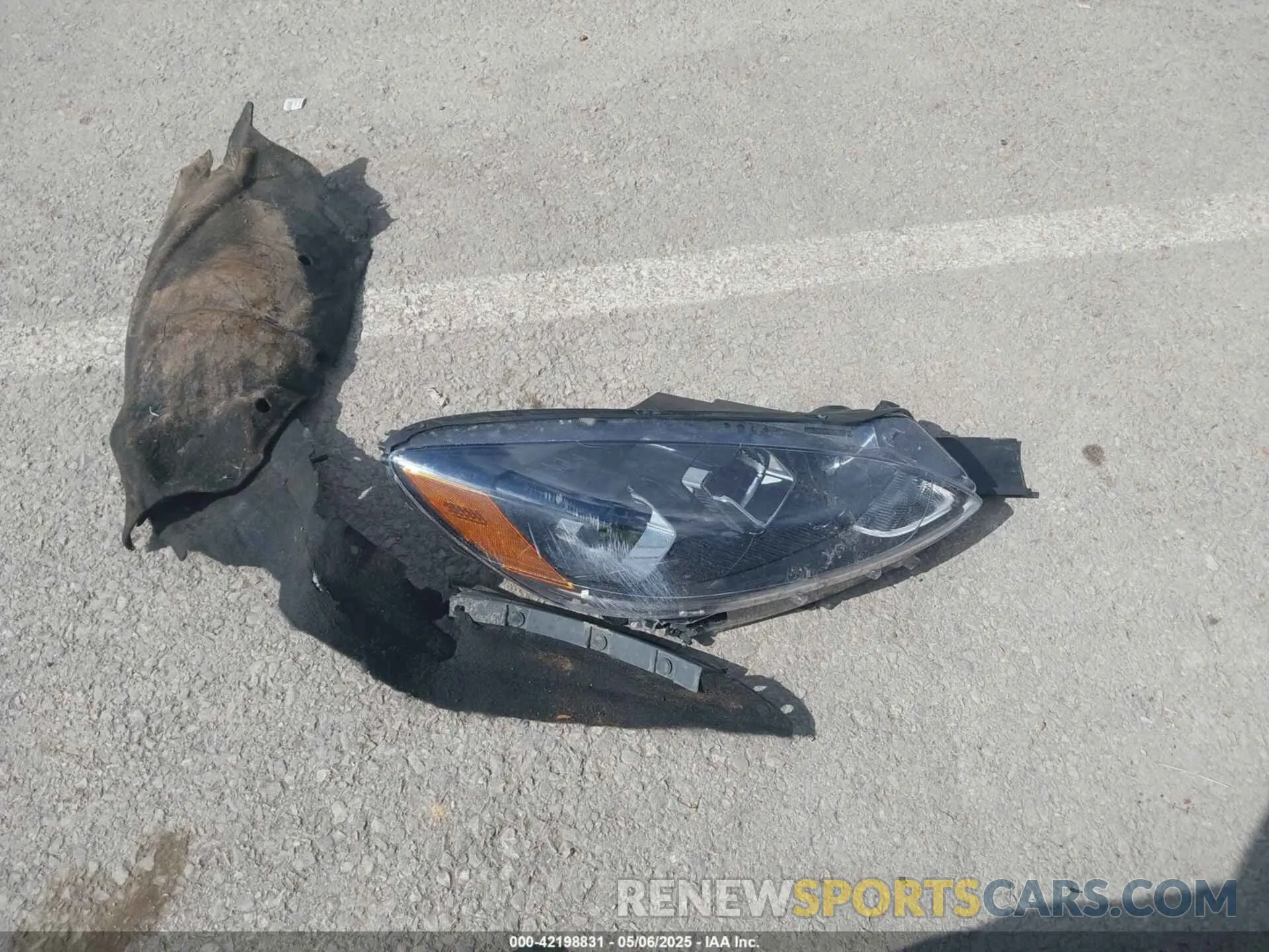 12 Photograph of a damaged car 1FMCU0G64LUC77514 FORD ESCAPE 2020