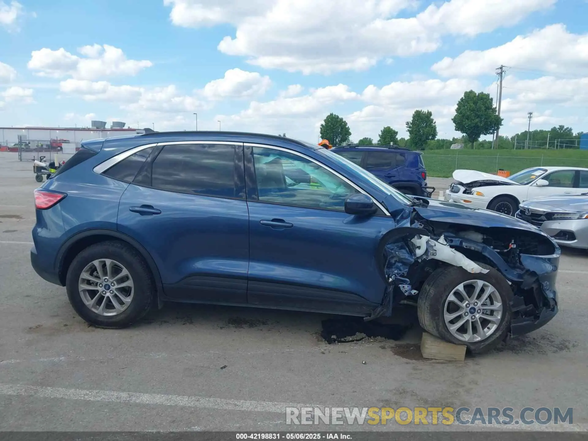 14 Photograph of a damaged car 1FMCU0G64LUC77514 FORD ESCAPE 2020