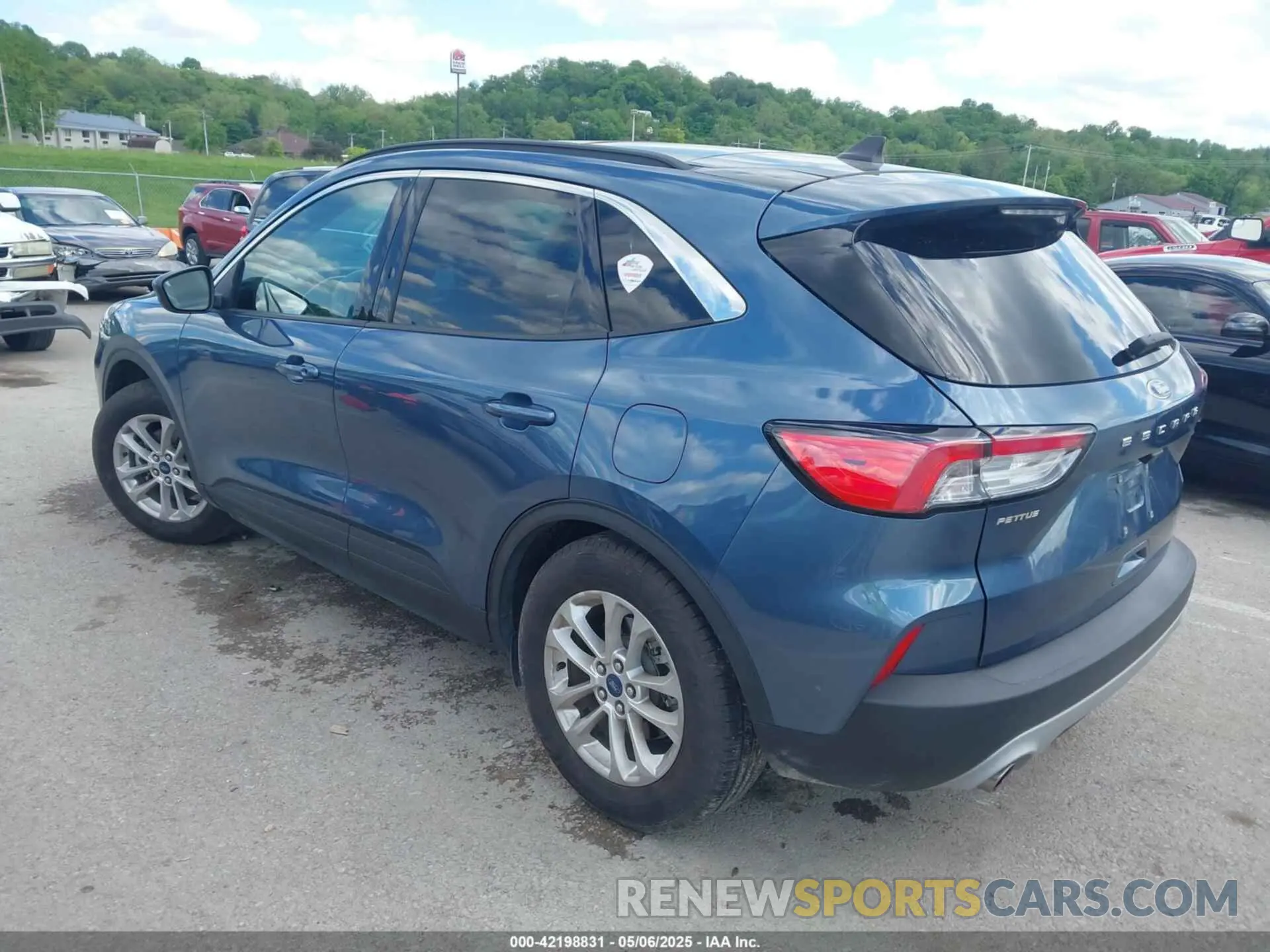 3 Photograph of a damaged car 1FMCU0G64LUC77514 FORD ESCAPE 2020