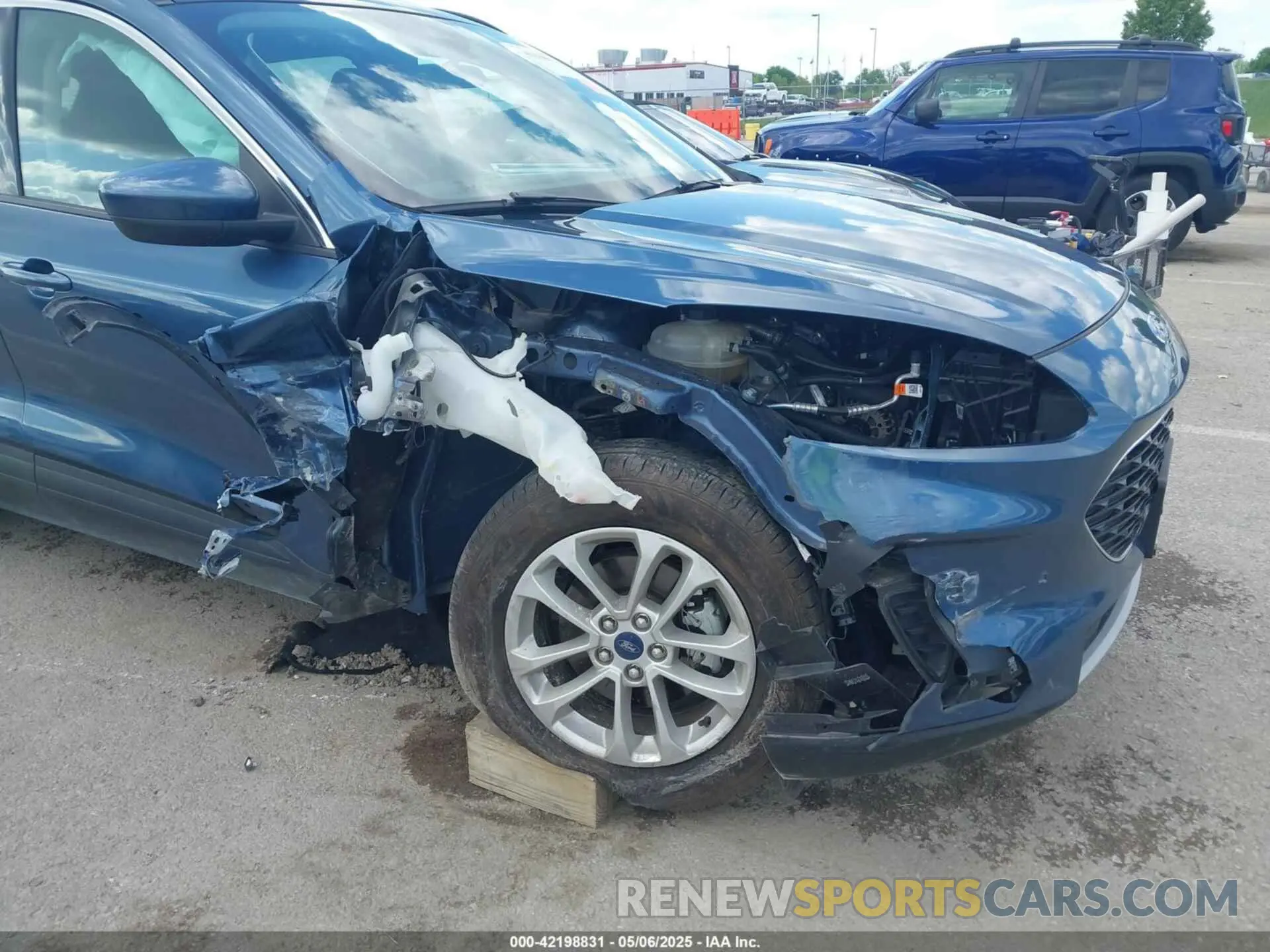 6 Photograph of a damaged car 1FMCU0G64LUC77514 FORD ESCAPE 2020