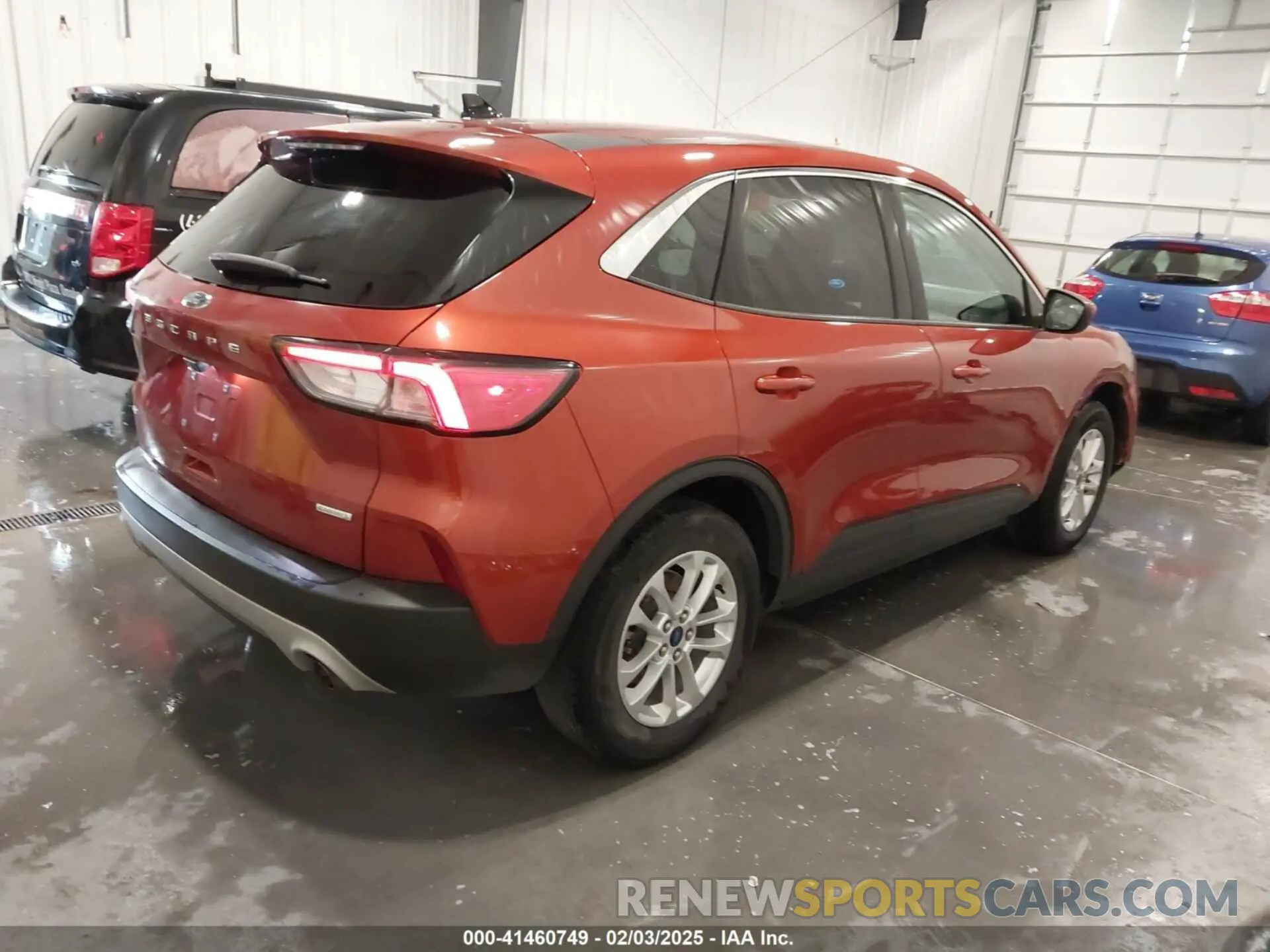 4 Photograph of a damaged car 1FMCU0G65LUA76737 FORD ESCAPE 2020