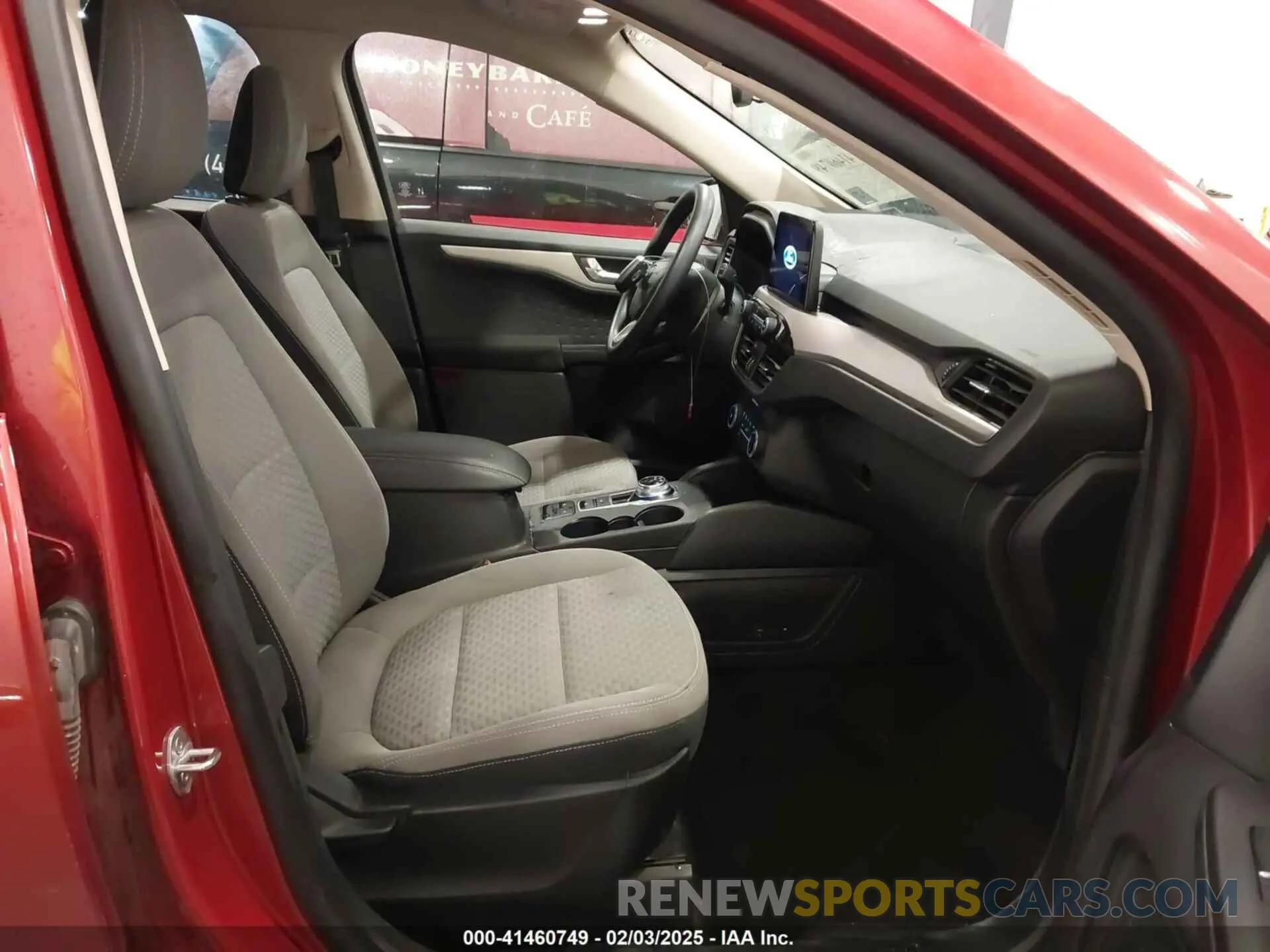 5 Photograph of a damaged car 1FMCU0G65LUA76737 FORD ESCAPE 2020