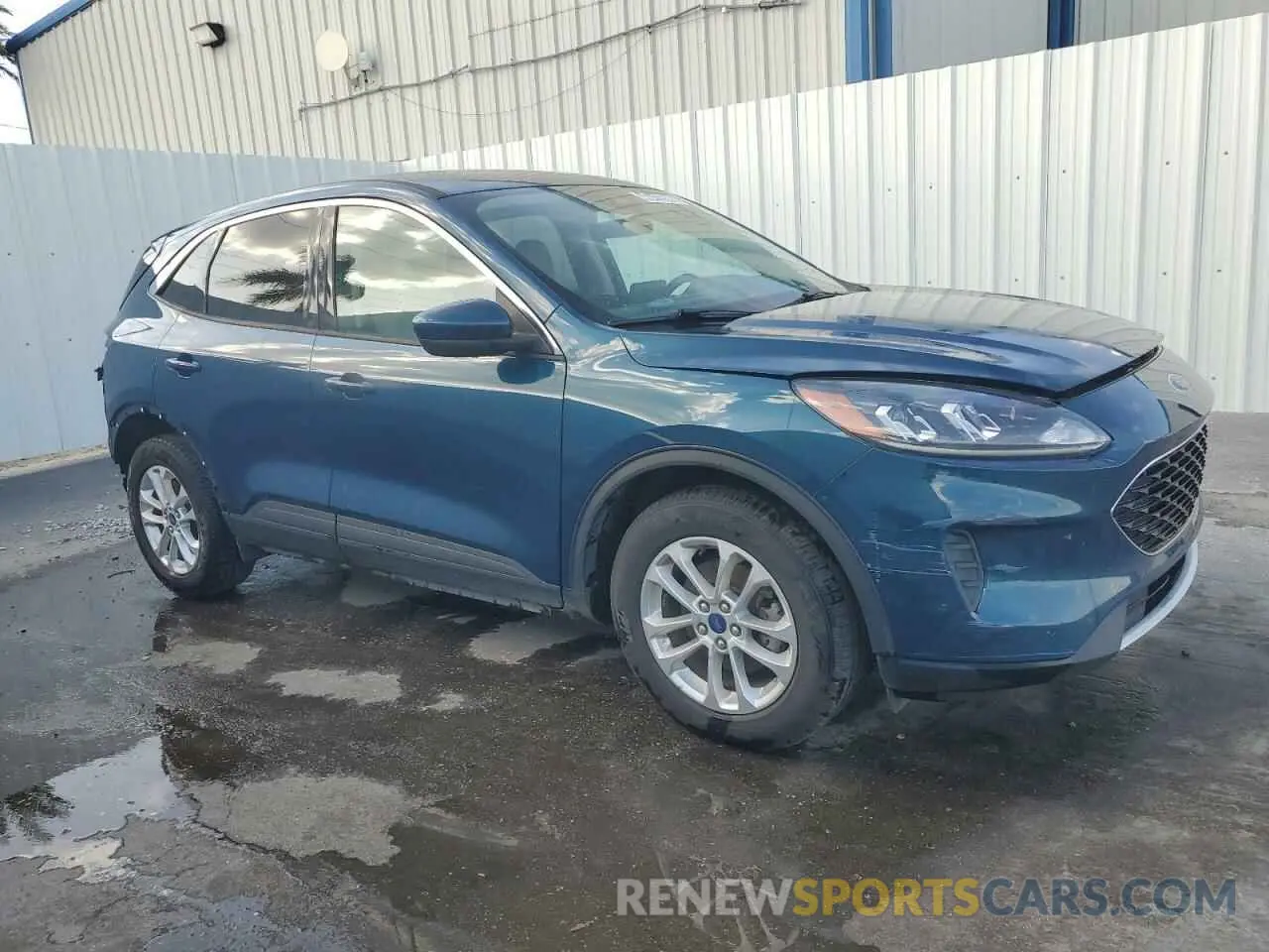 4 Photograph of a damaged car 1FMCU0G65LUA80495 FORD ESCAPE 2020