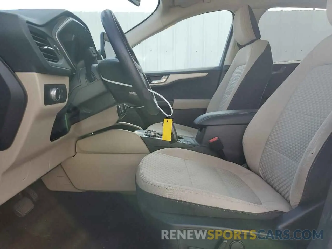 7 Photograph of a damaged car 1FMCU0G65LUA80495 FORD ESCAPE 2020