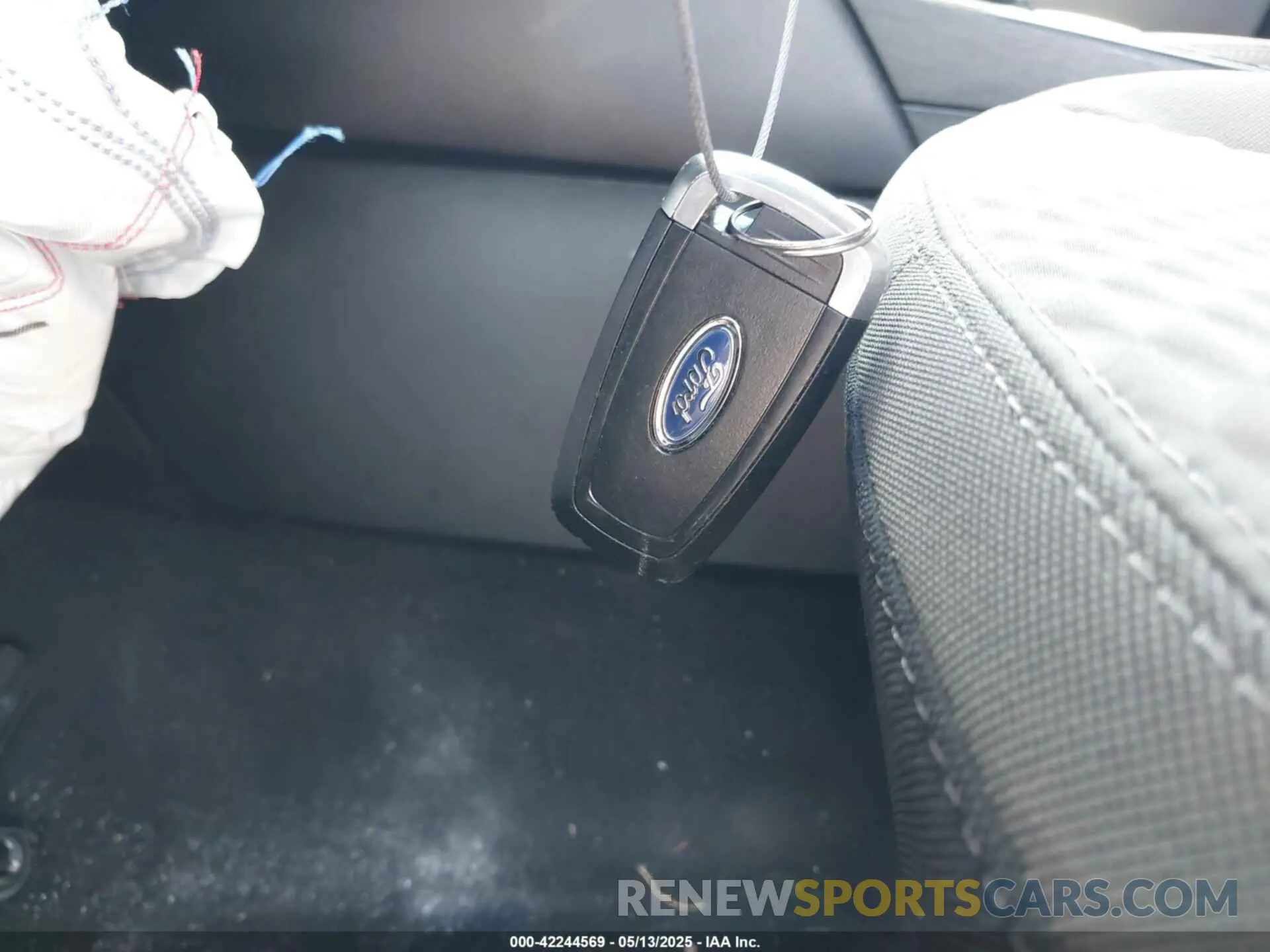 11 Photograph of a damaged car 1FMCU0G65LUA92260 FORD ESCAPE 2020