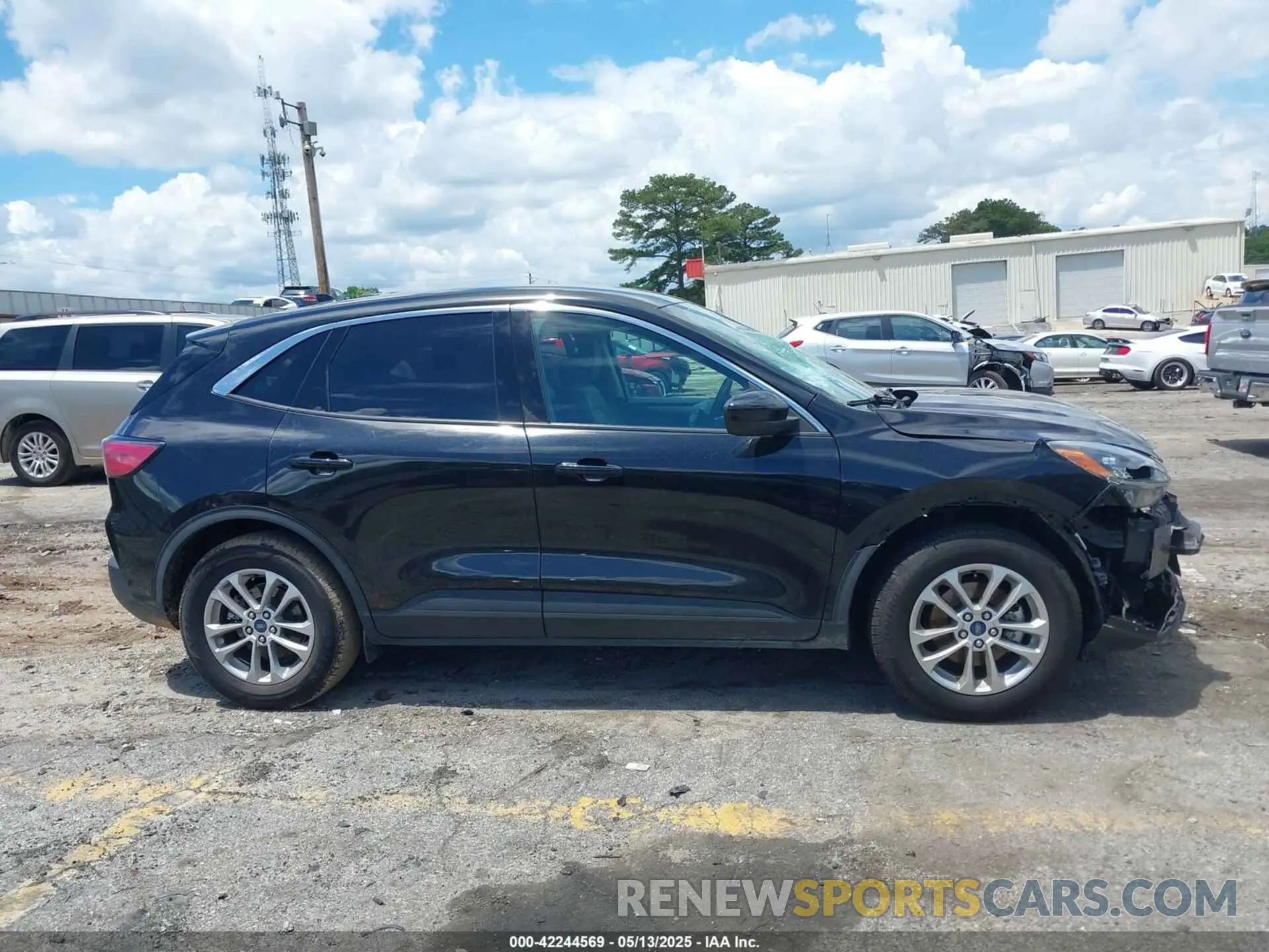 14 Photograph of a damaged car 1FMCU0G65LUA92260 FORD ESCAPE 2020