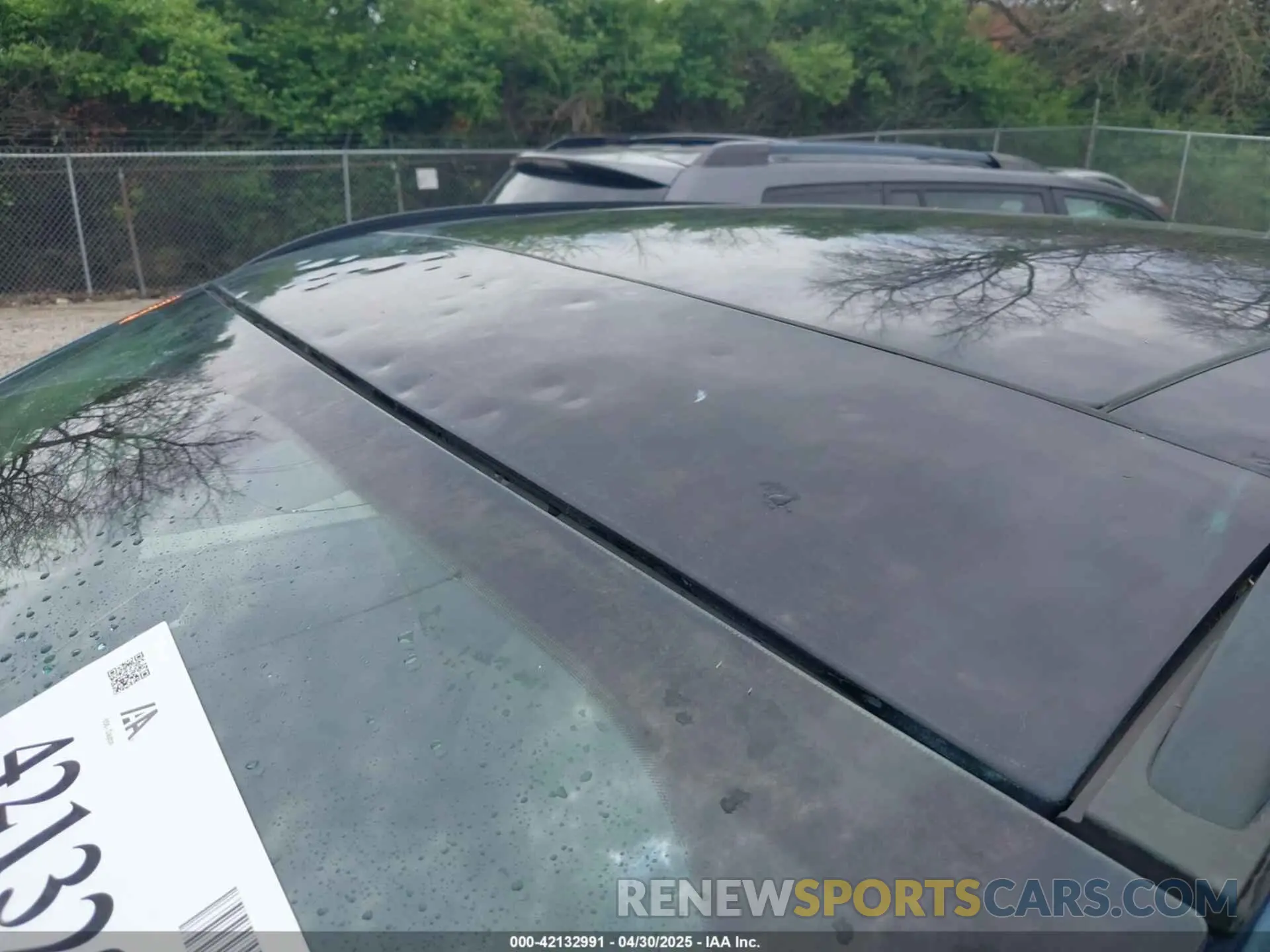 17 Photograph of a damaged car 1FMCU0G65LUA98916 FORD ESCAPE 2020
