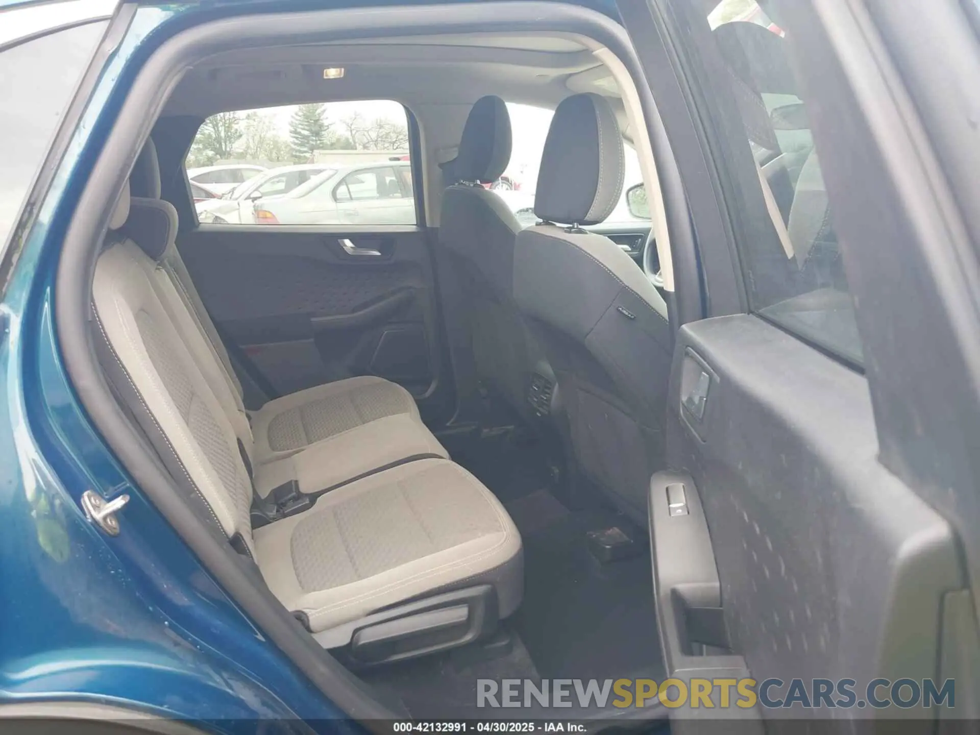 8 Photograph of a damaged car 1FMCU0G65LUA98916 FORD ESCAPE 2020