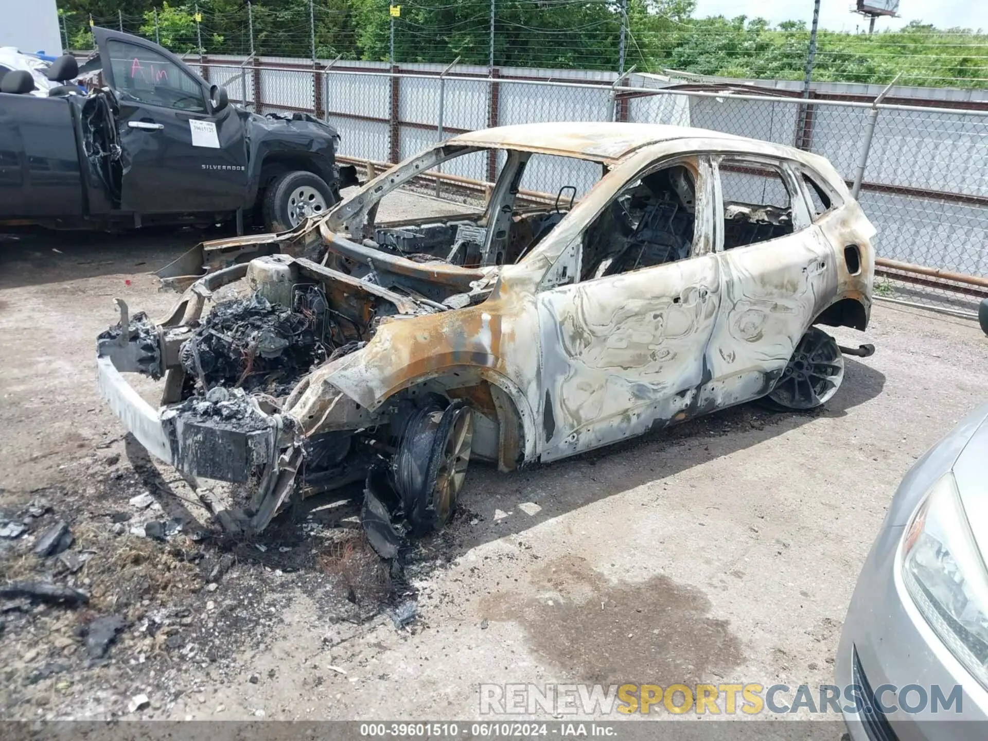 2 Photograph of a damaged car 1FMCU0G65LUB03144 FORD ESCAPE 2020